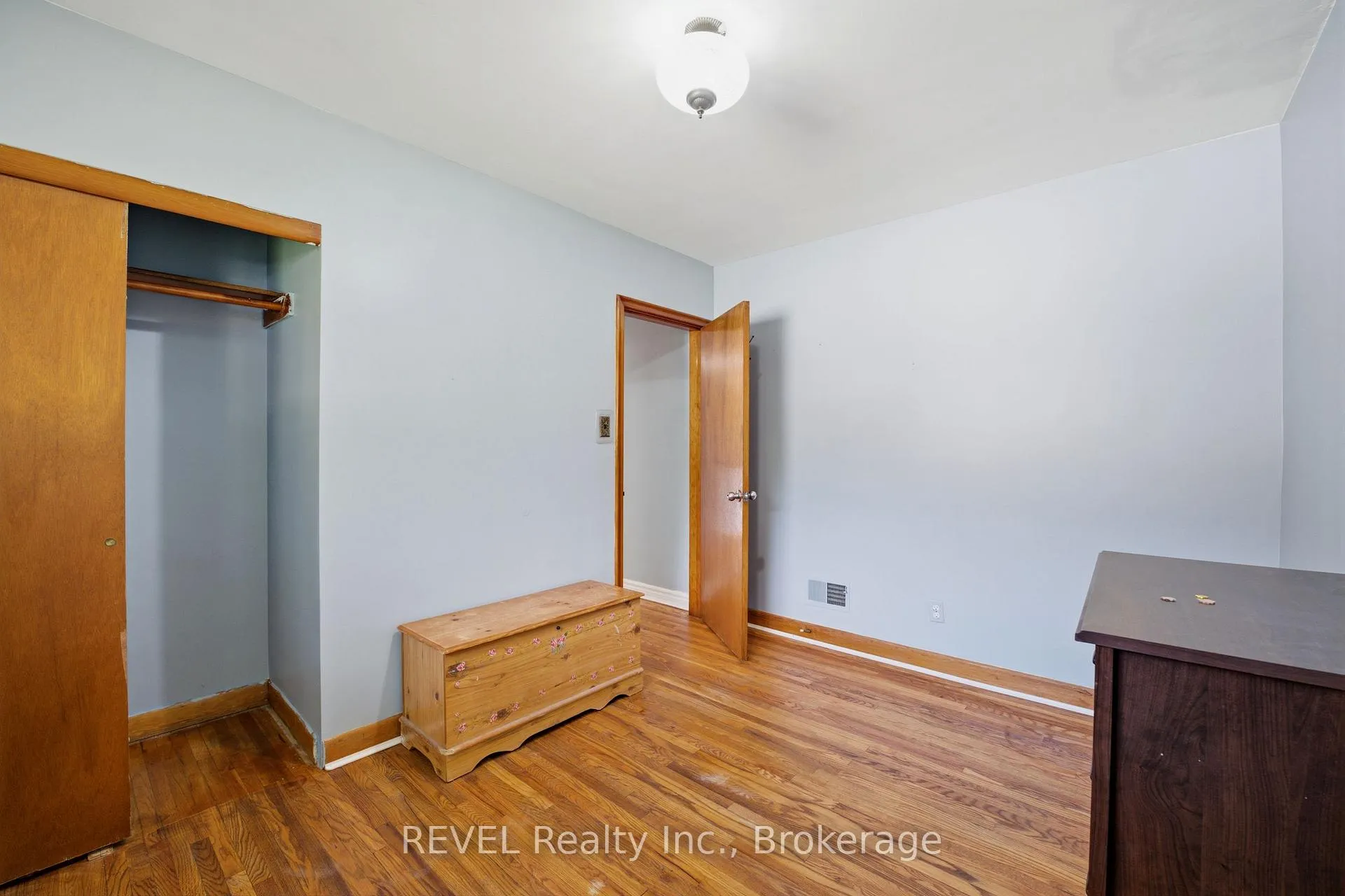 Photo 12 of 6427 Burdette Drive, Niagara Falls, Morrison — HOMEH