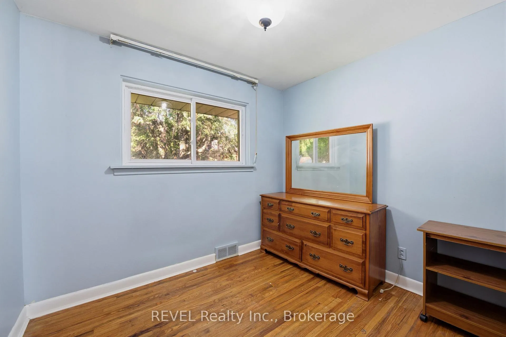 Photo 13 of 6427 Burdette Drive, Niagara Falls, Morrison — HOMEH
