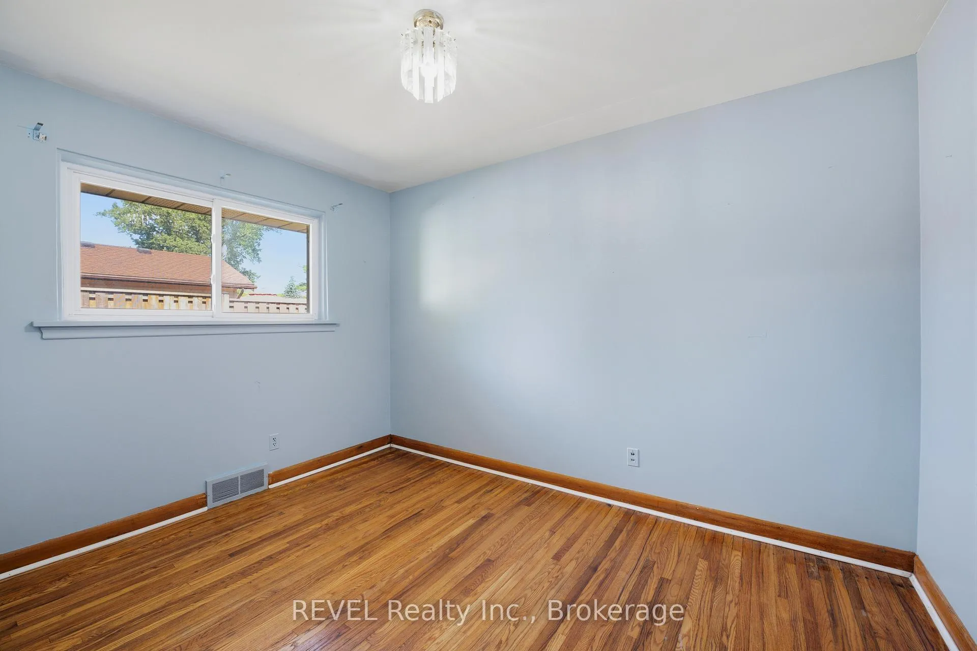 Photo 16 of 6427 Burdette Drive, Niagara Falls, Morrison — HOMEH