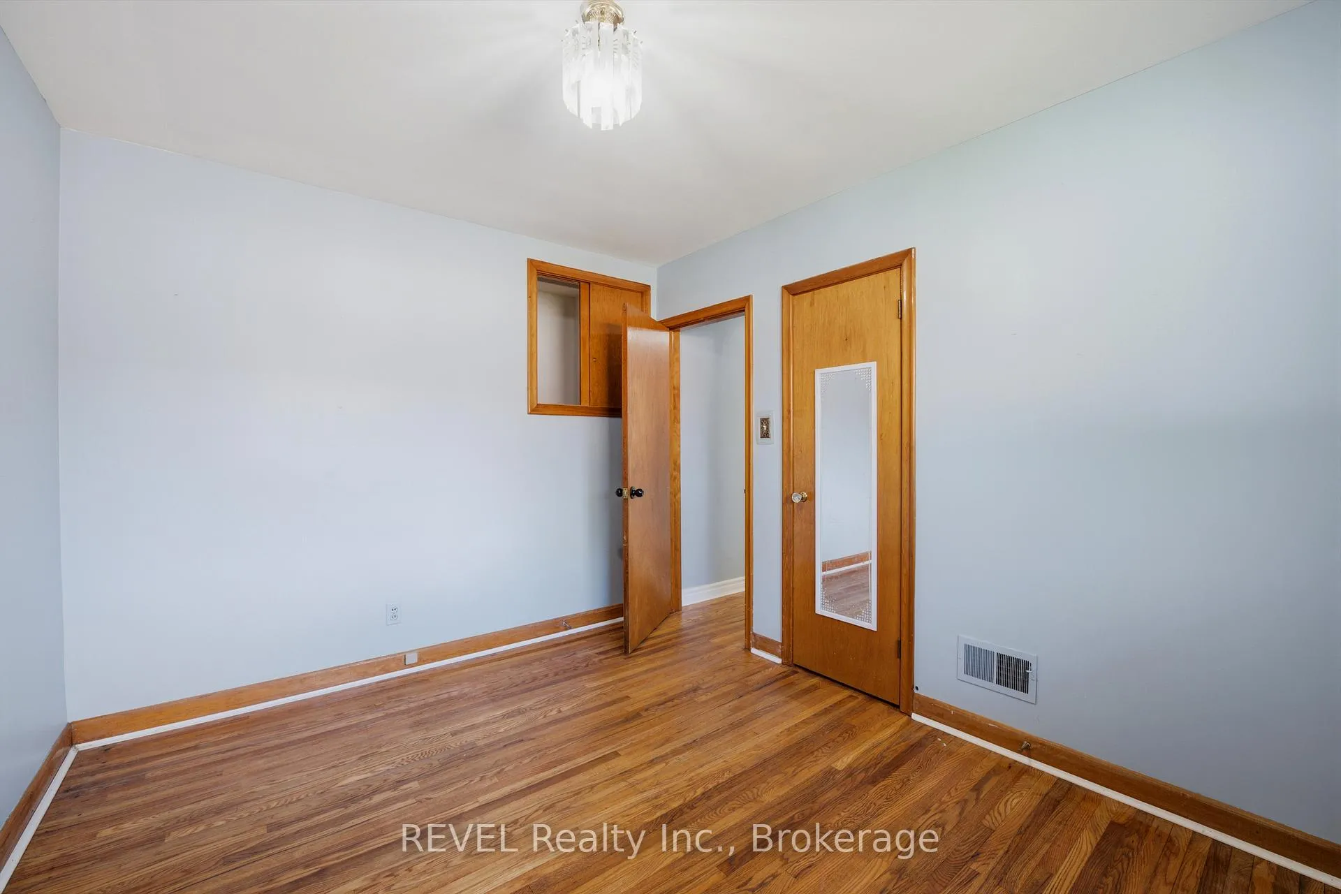 Photo 17 of 6427 Burdette Drive, Niagara Falls, Morrison — HOMEH