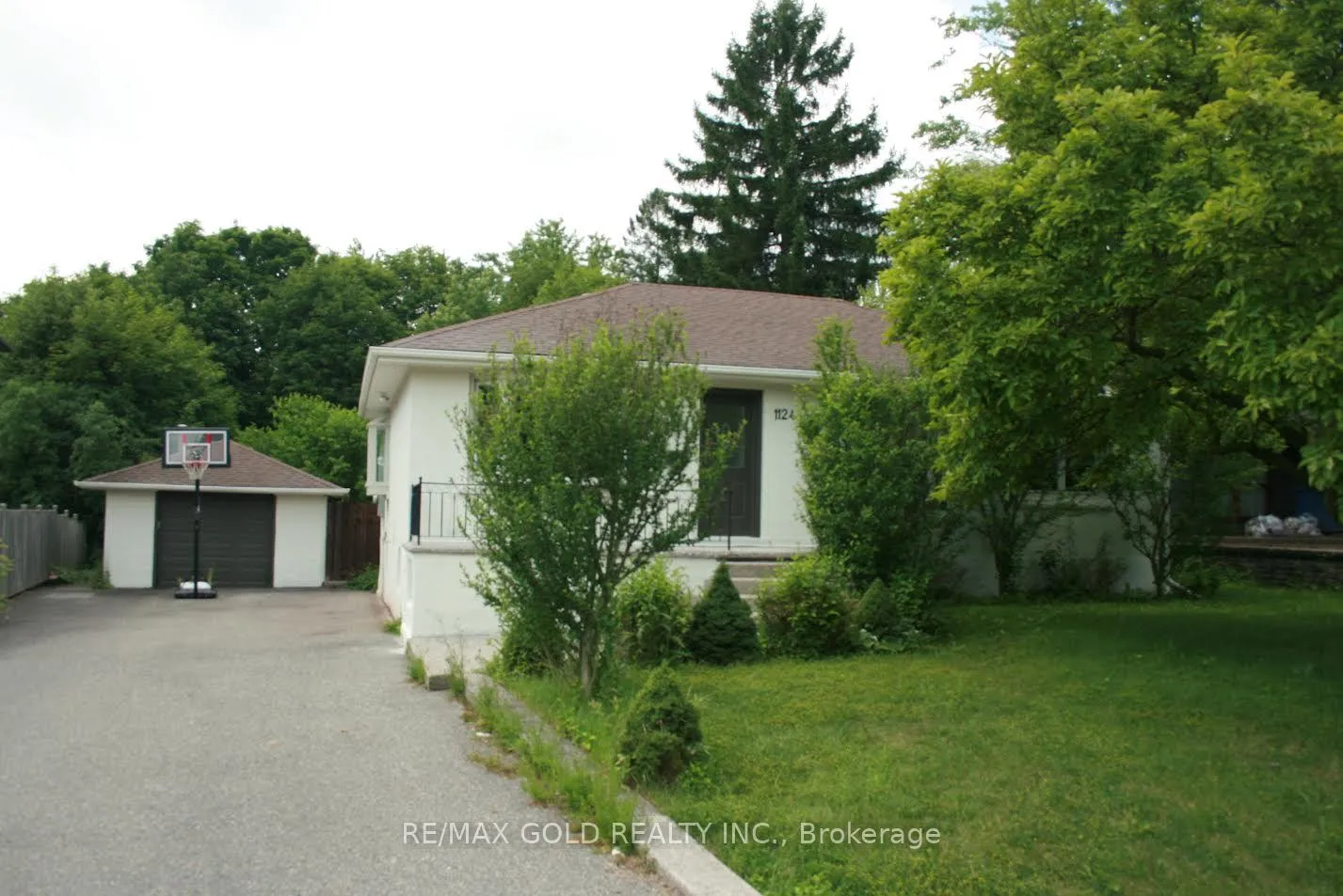 Photo 2 of 1124 Kent Avenue, Oakville, College Park — HOMEH