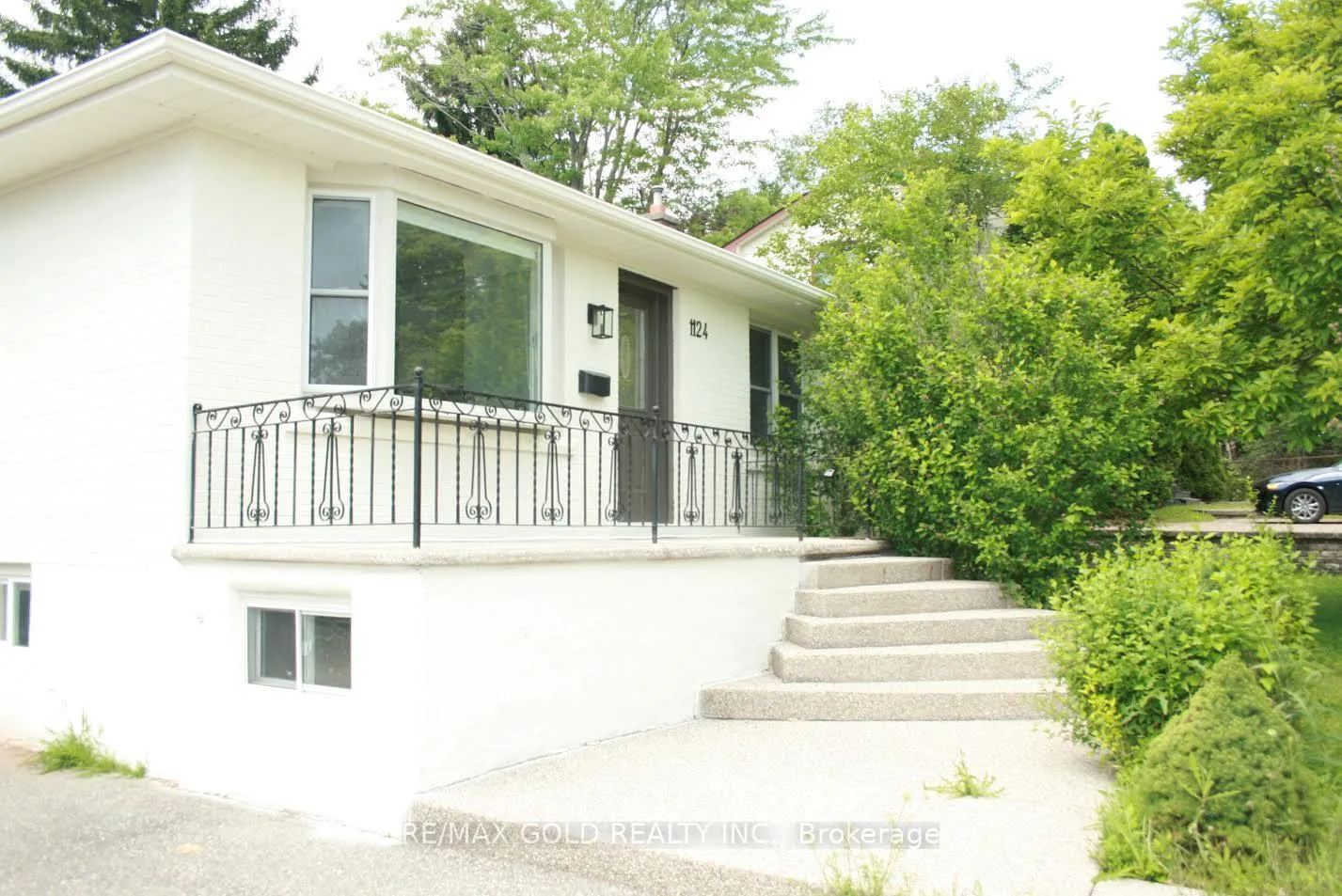Photo 4 of 1124 Kent Avenue, Oakville, College Park — HOMEH