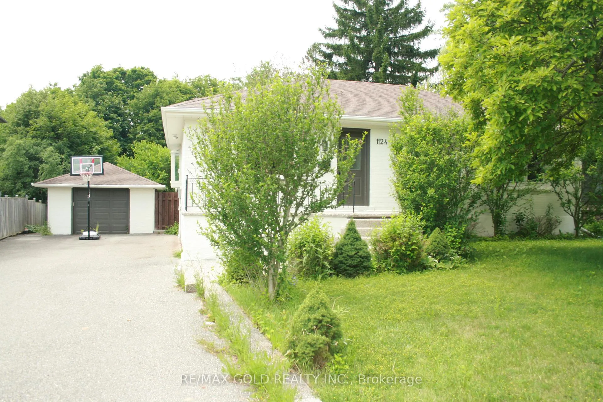 Photo 5 of 1124 Kent Avenue, Oakville, College Park — HOMEH