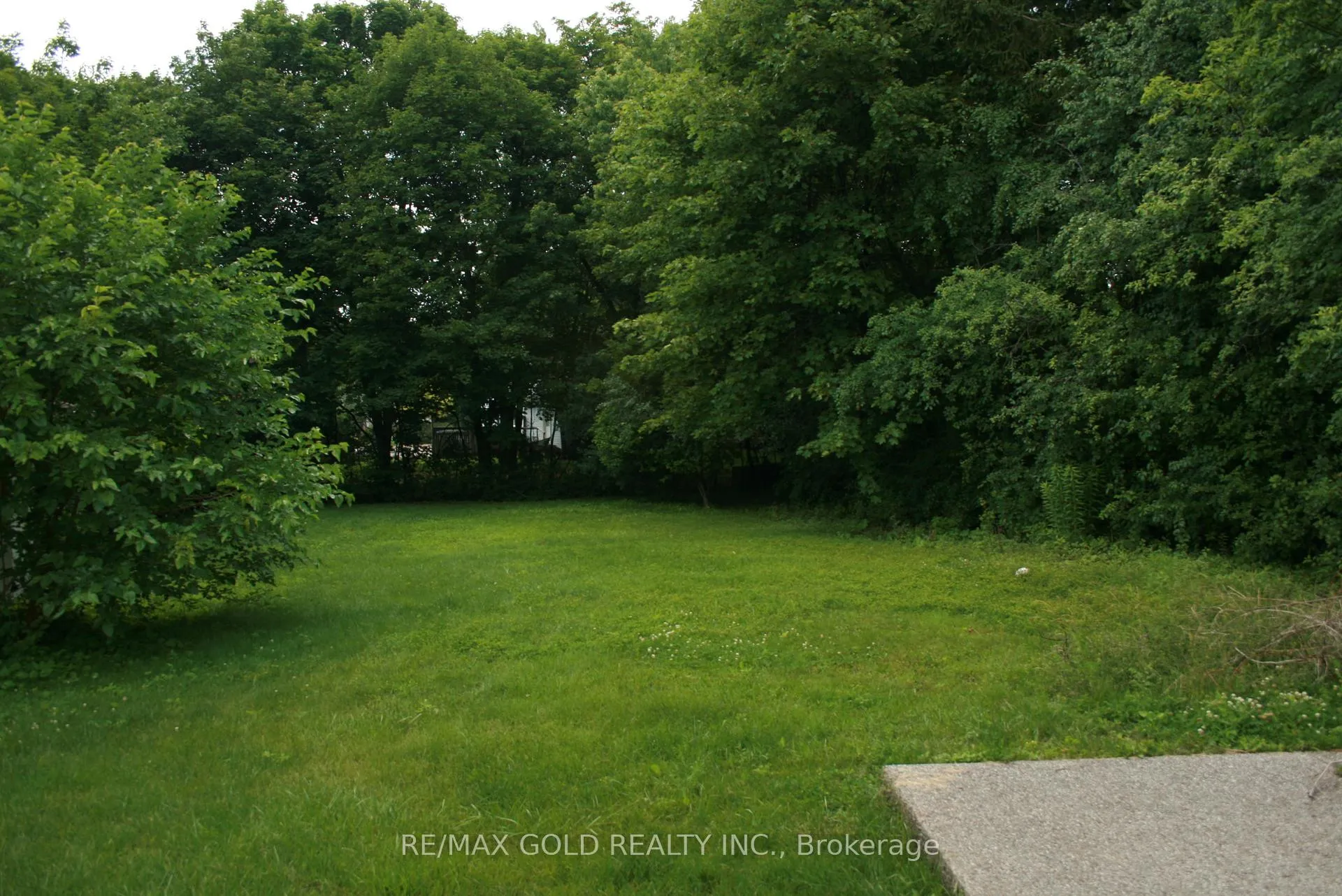 Photo 18 of 1124 Kent Avenue, Oakville, College Park — HOMEH