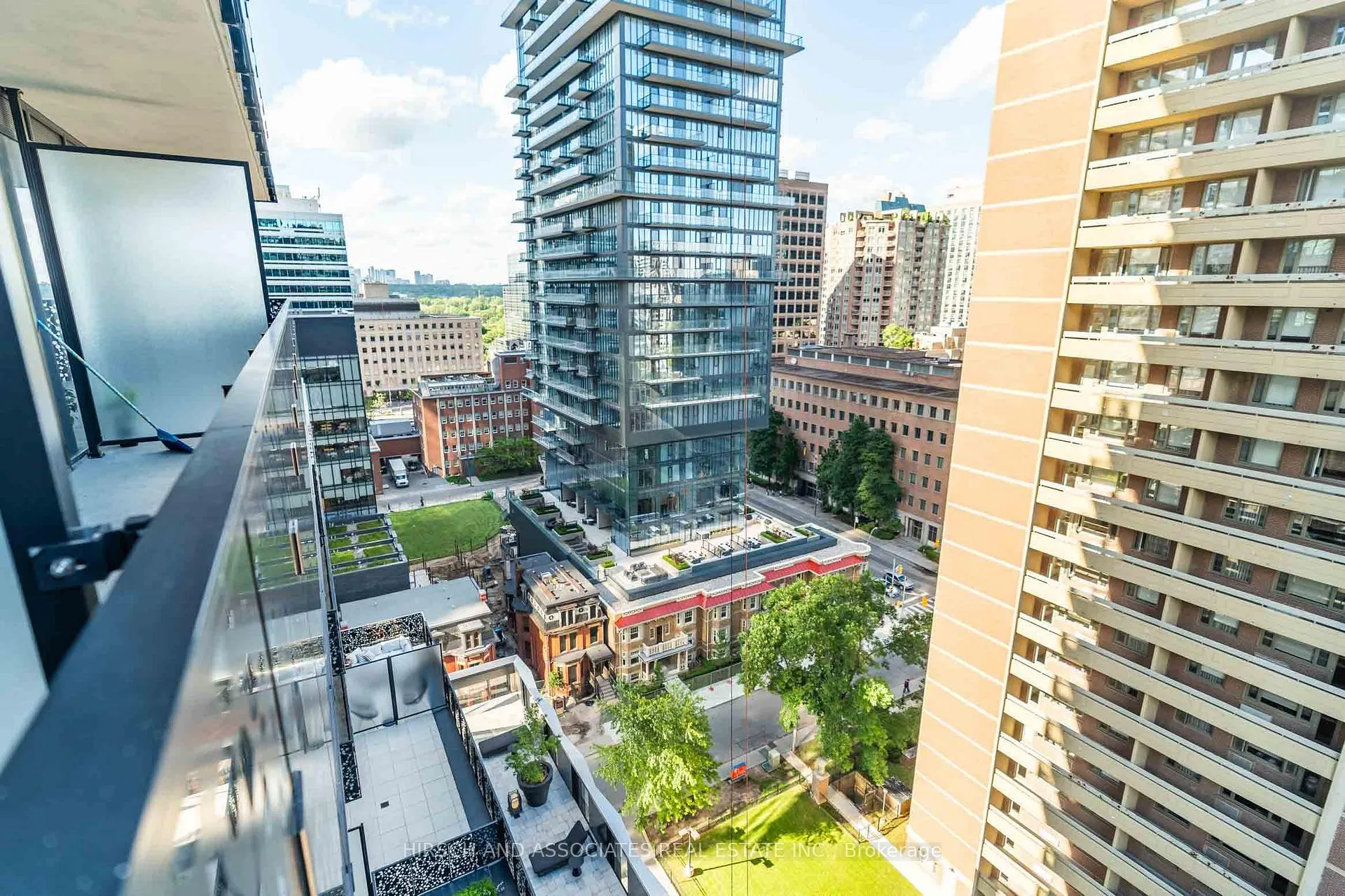 Photo 29 of Unit 1403, 55 Charles Street E, Toronto, Church-Yonge Corridor — HOMEH
