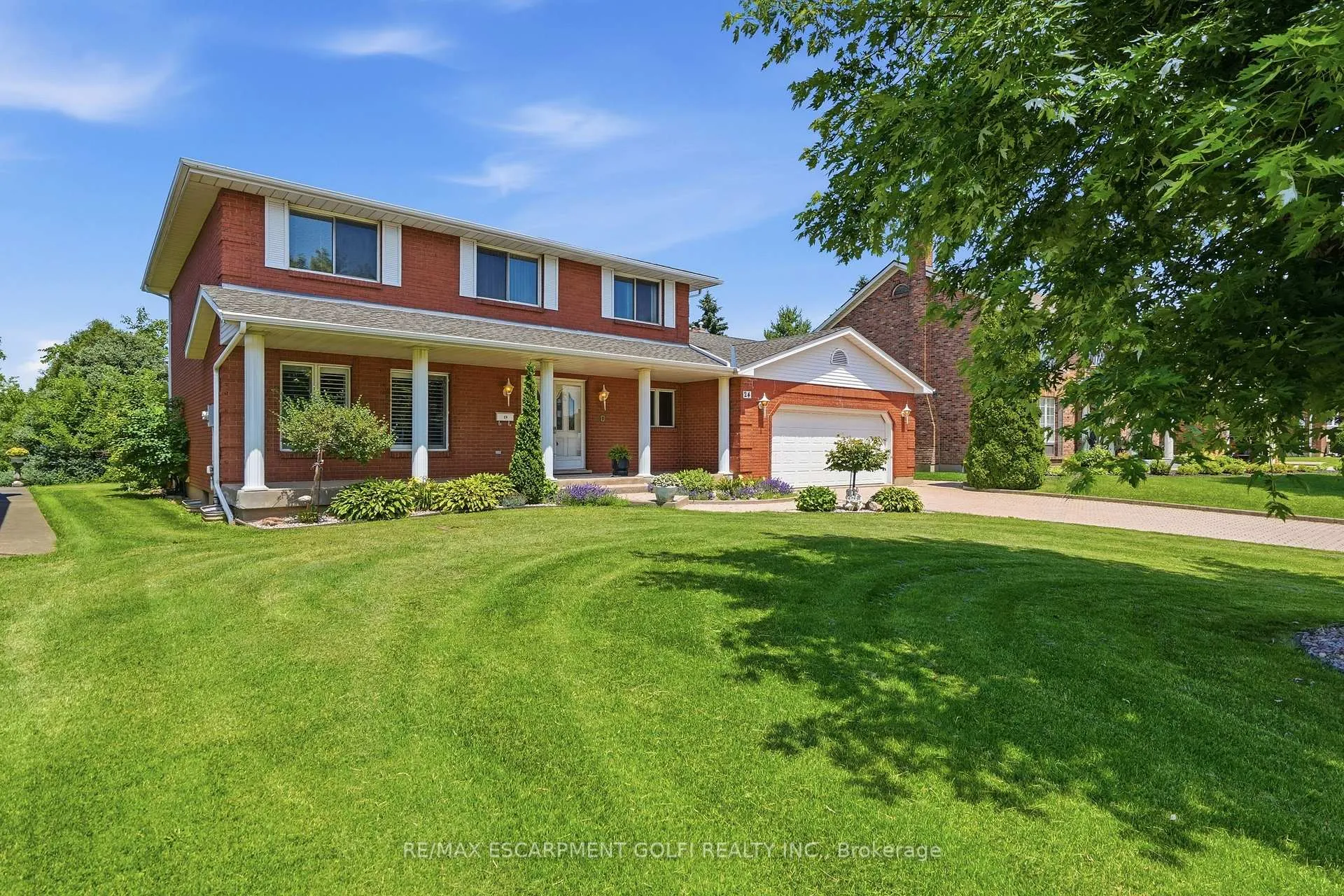 Photo 2 of 24 Renfrew Drive, Thorold, Confederation Heights — HOMEH