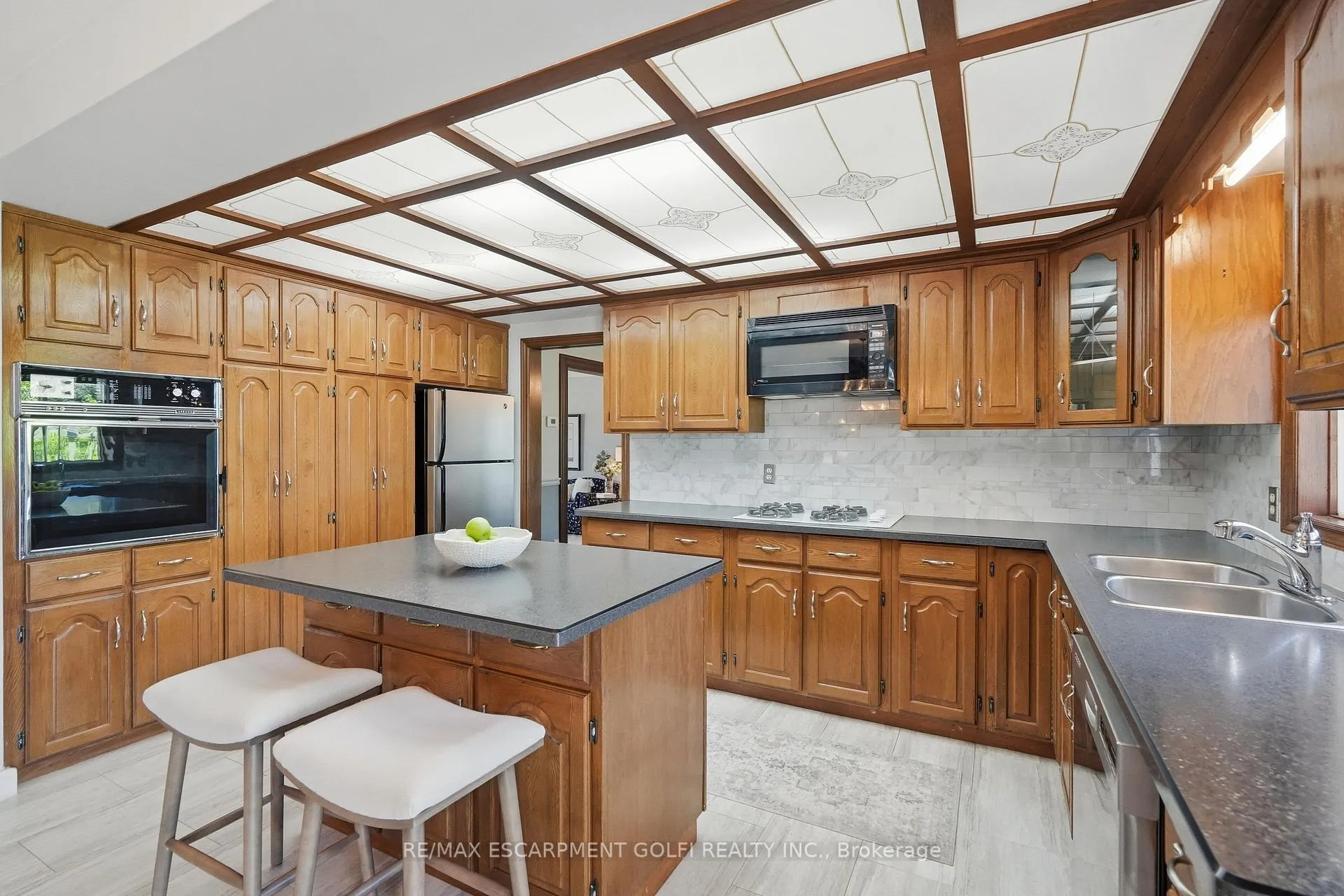Photo 8 of 24 Renfrew Drive, Thorold, Confederation Heights — HOMEH