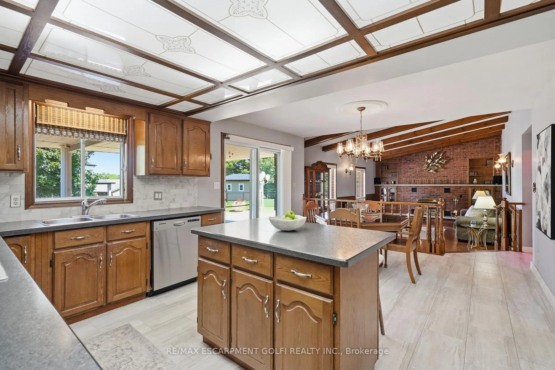 Photo 9 of 24 Renfrew Drive, Thorold, Confederation Heights — HOMEH
