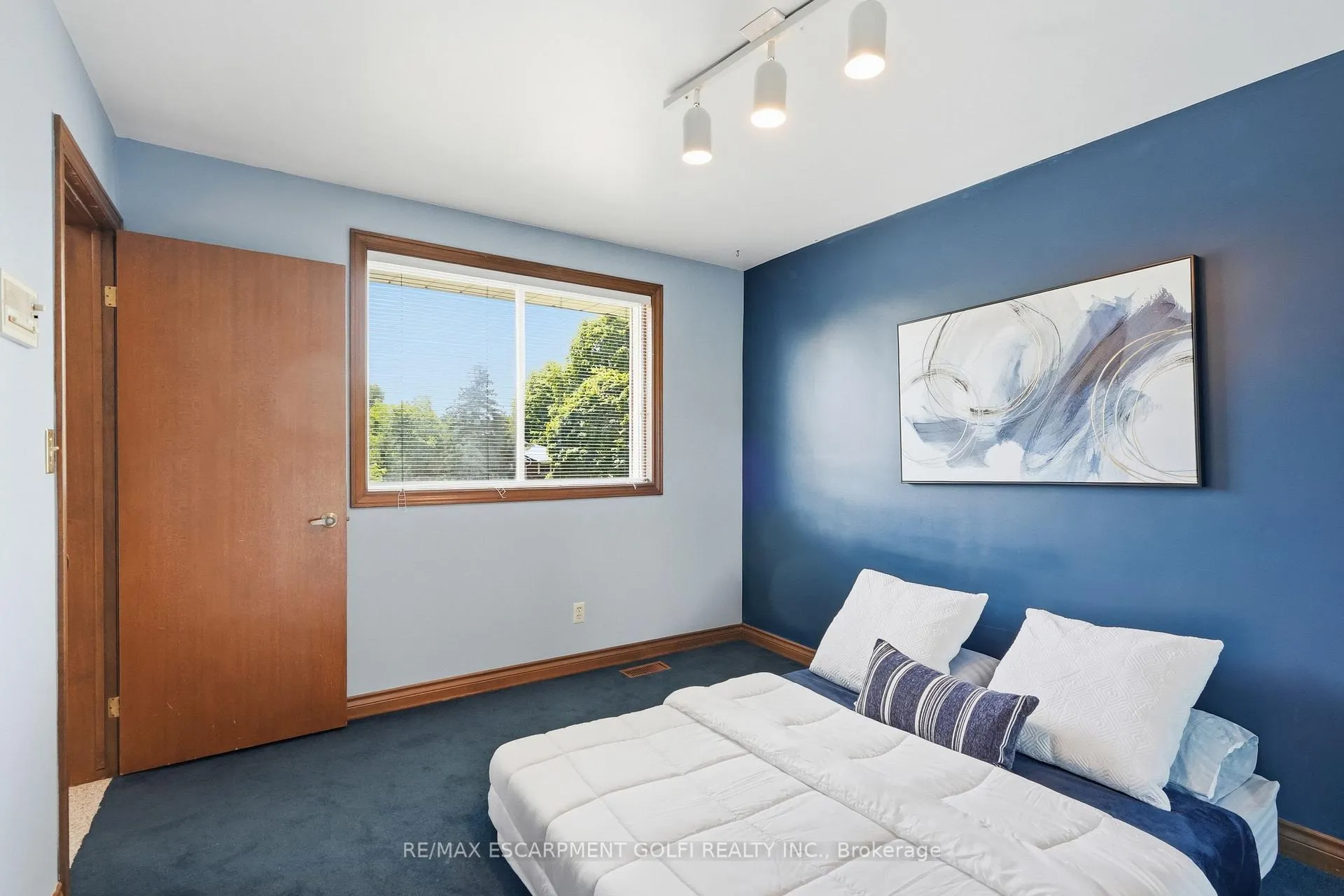 Photo 24 of 24 Renfrew Drive, Thorold, Confederation Heights — HOMEH