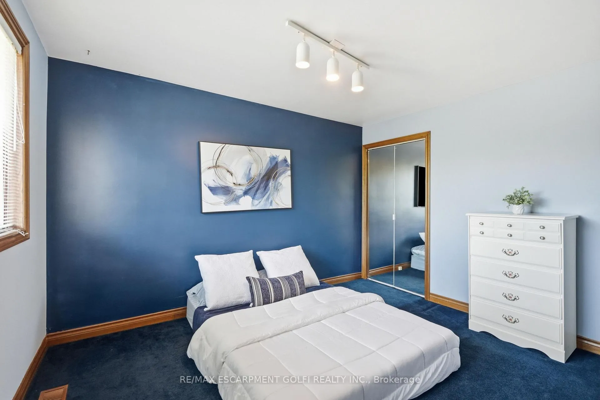 Photo 25 of 24 Renfrew Drive, Thorold, Confederation Heights — HOMEH