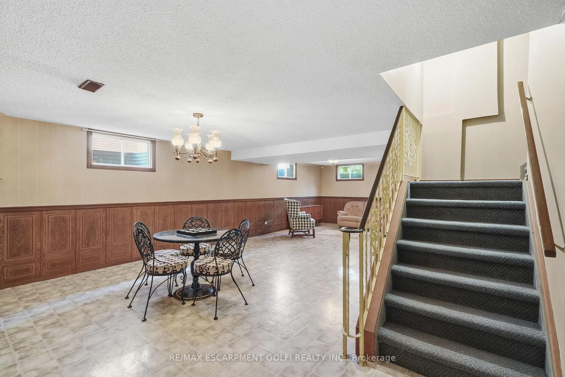 Photo 30 of 24 Renfrew Drive, Thorold, Confederation Heights — HOMEH