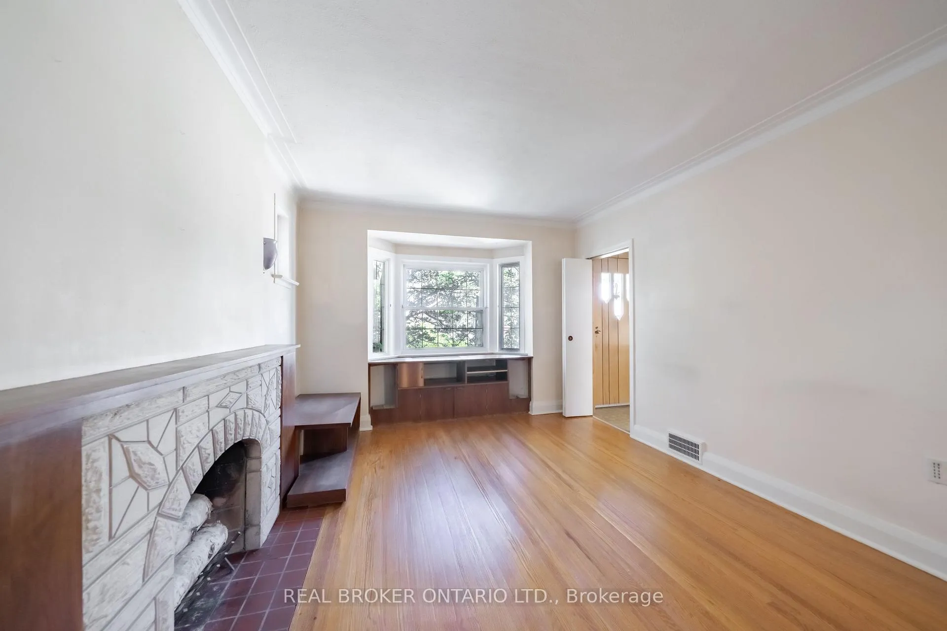 Photo 5 of 483 Melrose Avenue, Toronto, Bedford Park-Nortown — HOMEH