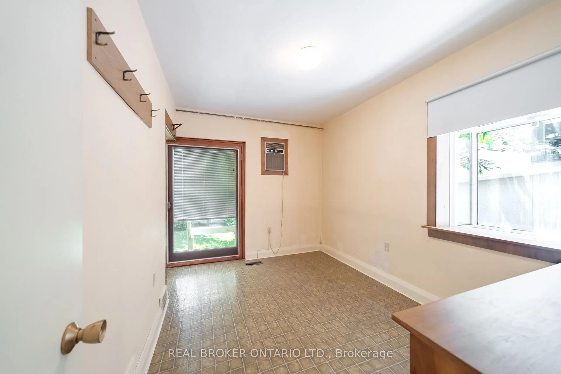 Photo 13 of 483 Melrose Avenue, Toronto, Bedford Park-Nortown — HOMEH