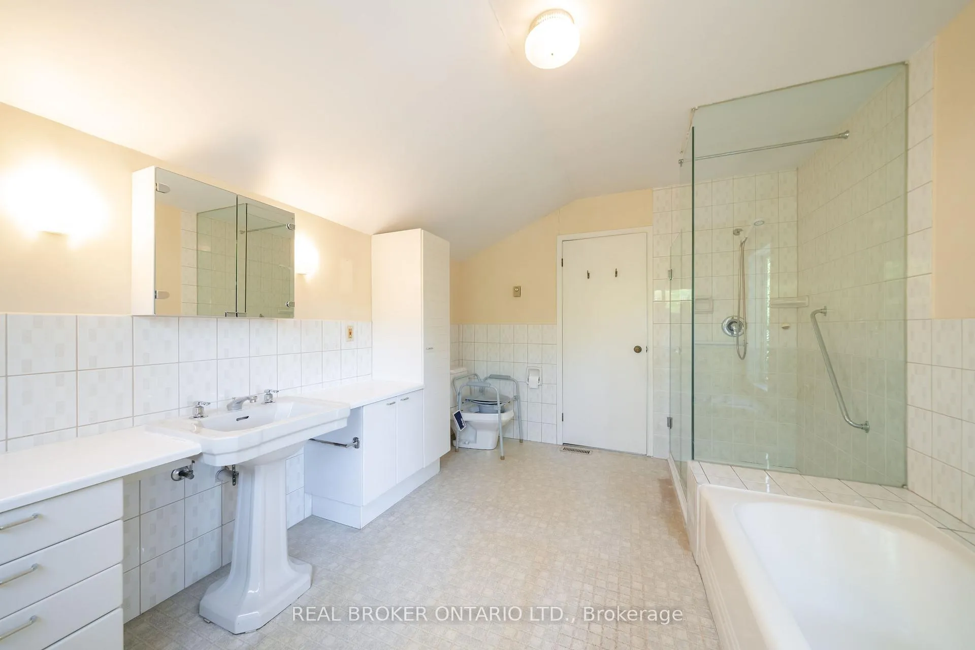 Photo 22 of 483 Melrose Avenue, Toronto, Bedford Park-Nortown — HOMEH