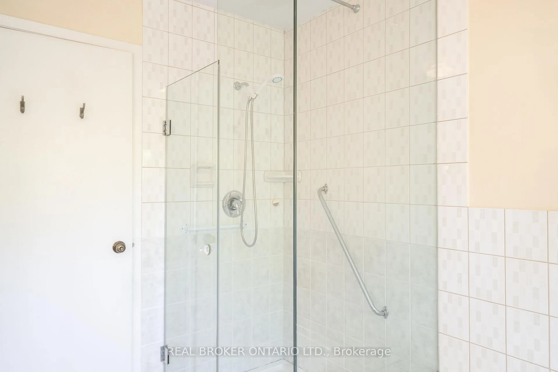 Photo 23 of 483 Melrose Avenue, Toronto, Bedford Park-Nortown — HOMEH