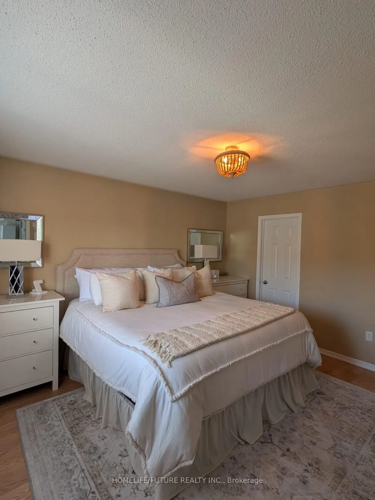 Photo 9 of 301 Davos Road, Vaughan, Vellore Village — HOMEH