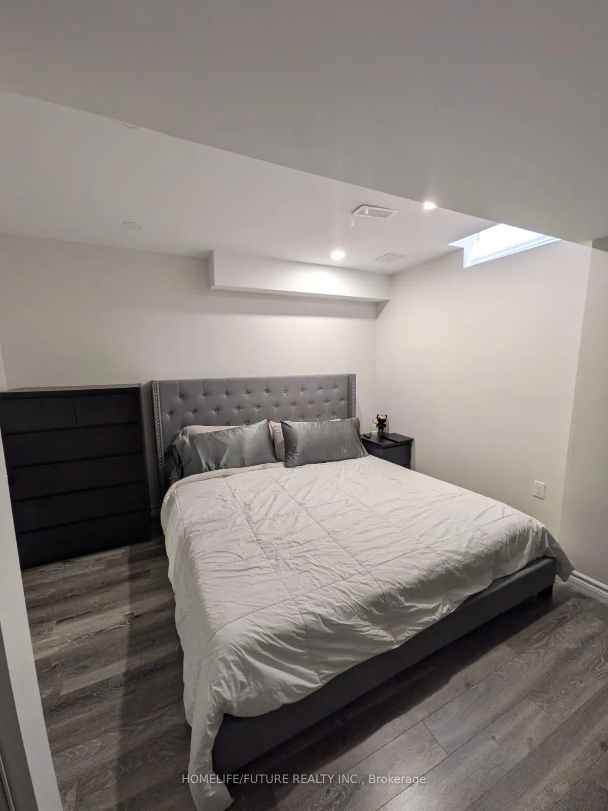 Photo 10 of 301 Davos Road, Vaughan, Vellore Village — HOMEH