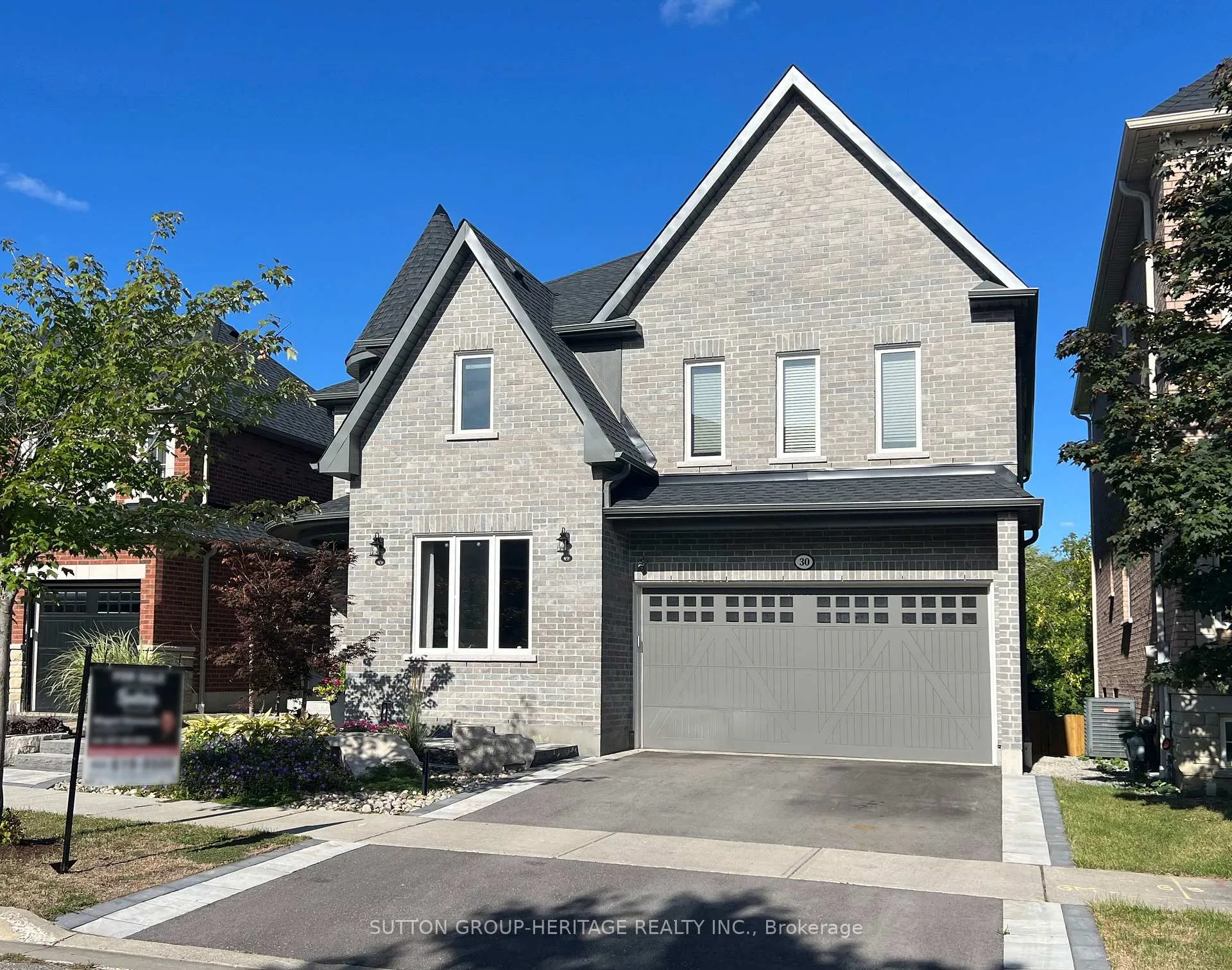 Photo 2 of 30 Hunwicks Crescent, Ajax, Northeast Ajax — HOMEH