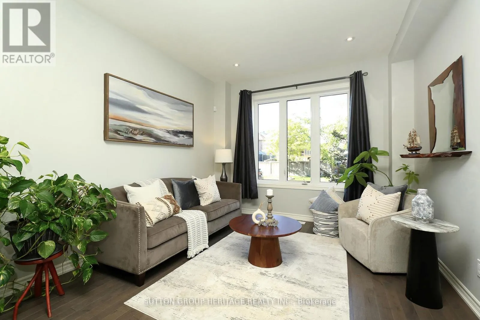 Photo 5 of 30 Hunwicks Crescent, Ajax, Northeast Ajax — HOMEH