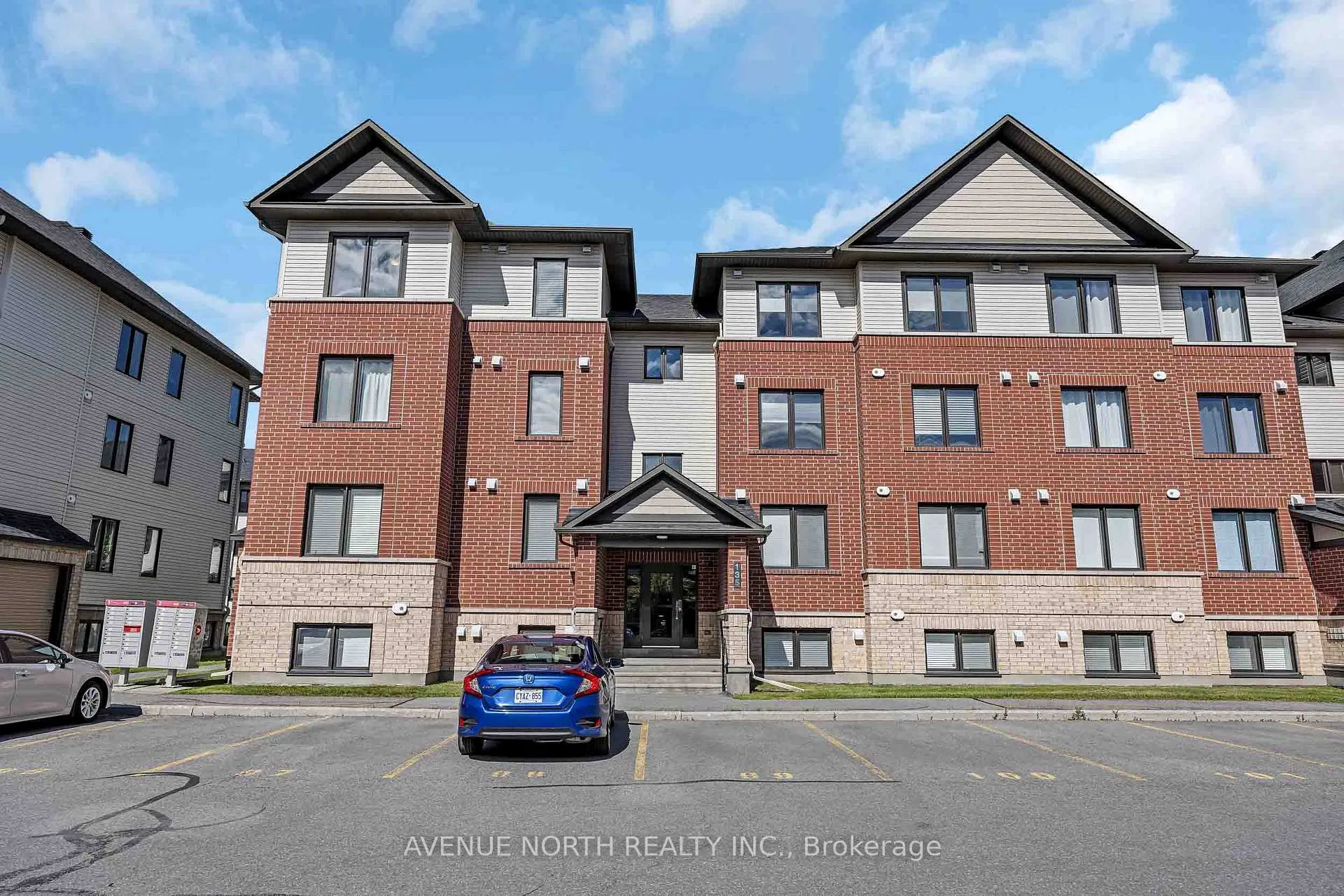 Front of Unit 7, 135 Bluestone Private