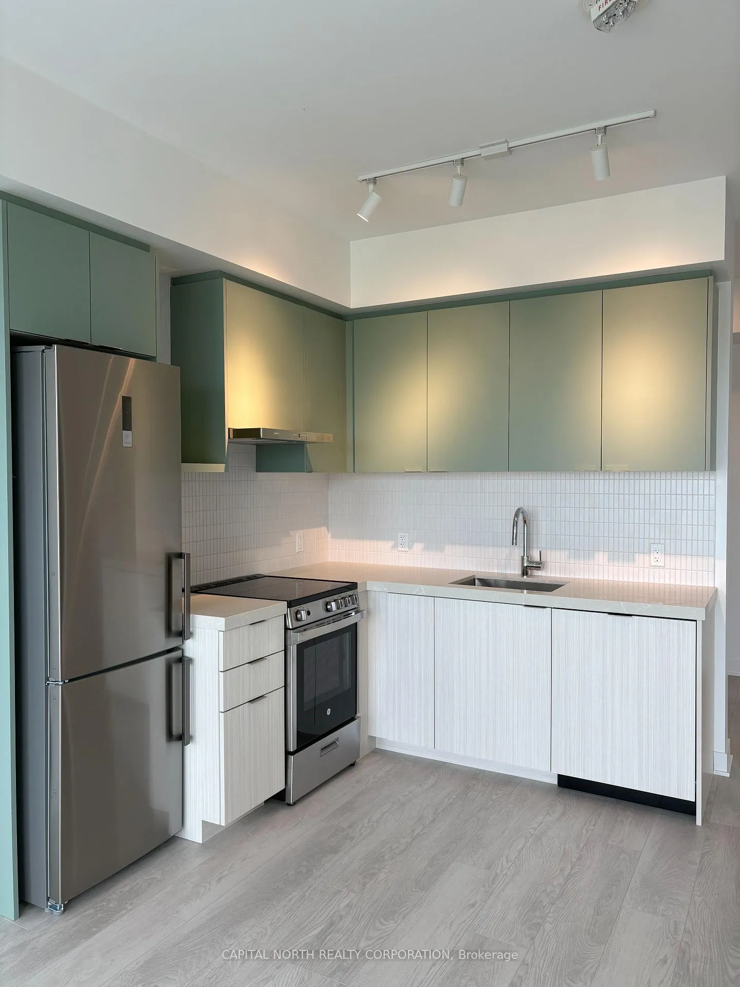 Photo 3 of Unit 1601, 10 Flavelle Trail, Vaughan, Steeles West Industrial — HOMEH