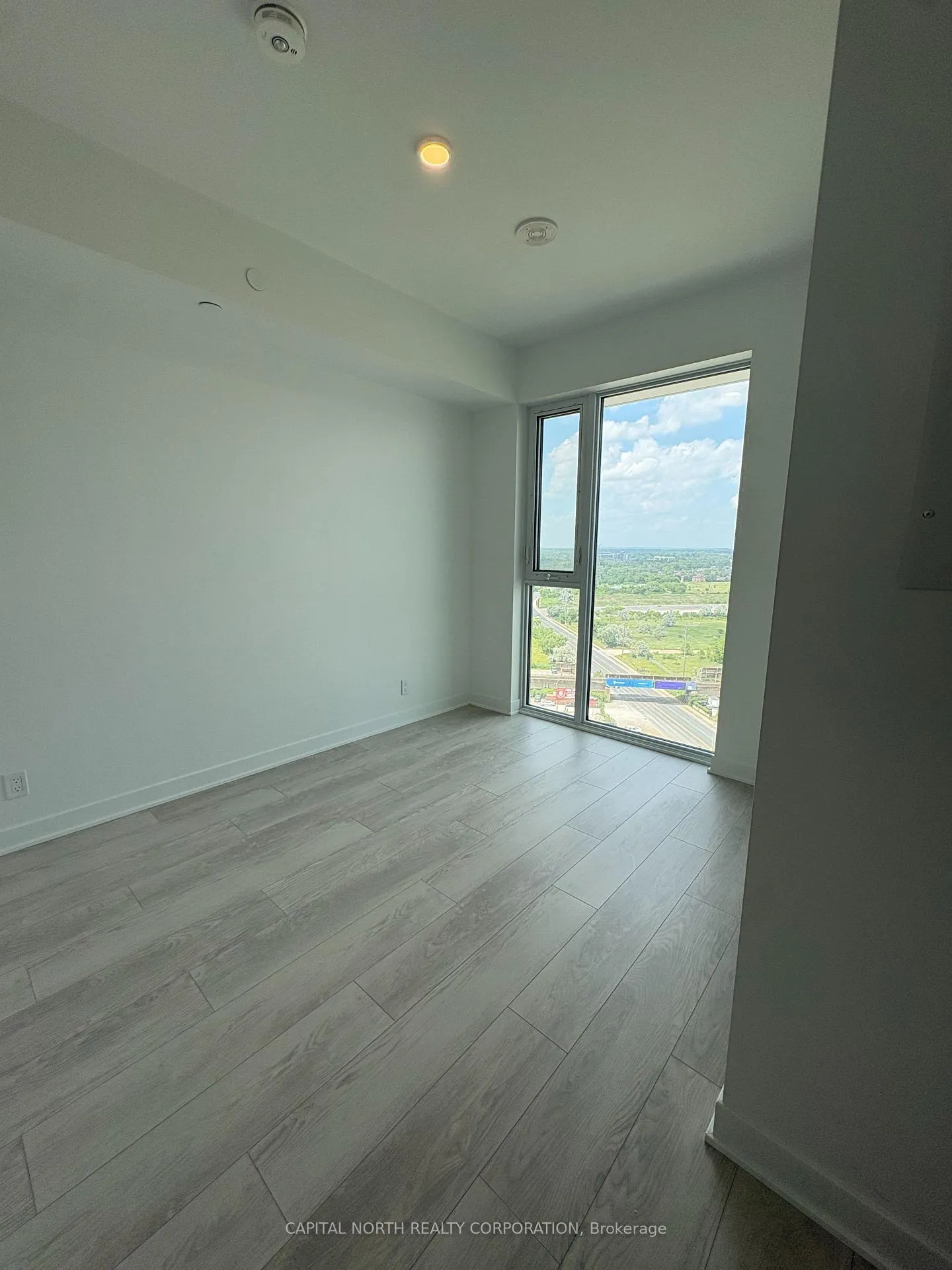 Photo 8 of Unit 1601, 10 Flavelle Trail, Vaughan, Steeles West Industrial — HOMEH