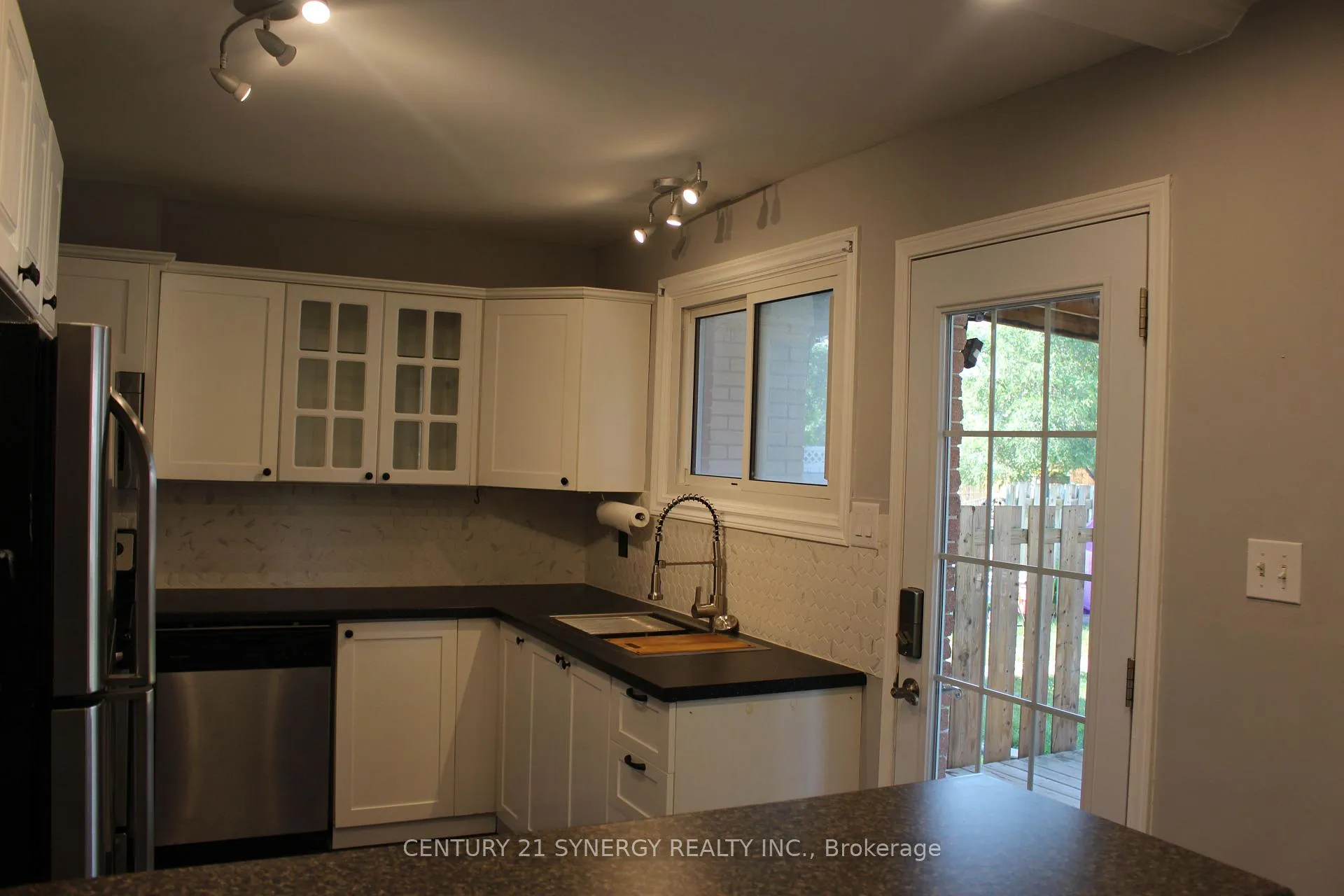 Photo 4 of 241 Wilfred Crescent, Arnprior, Arnprior — HOMEH