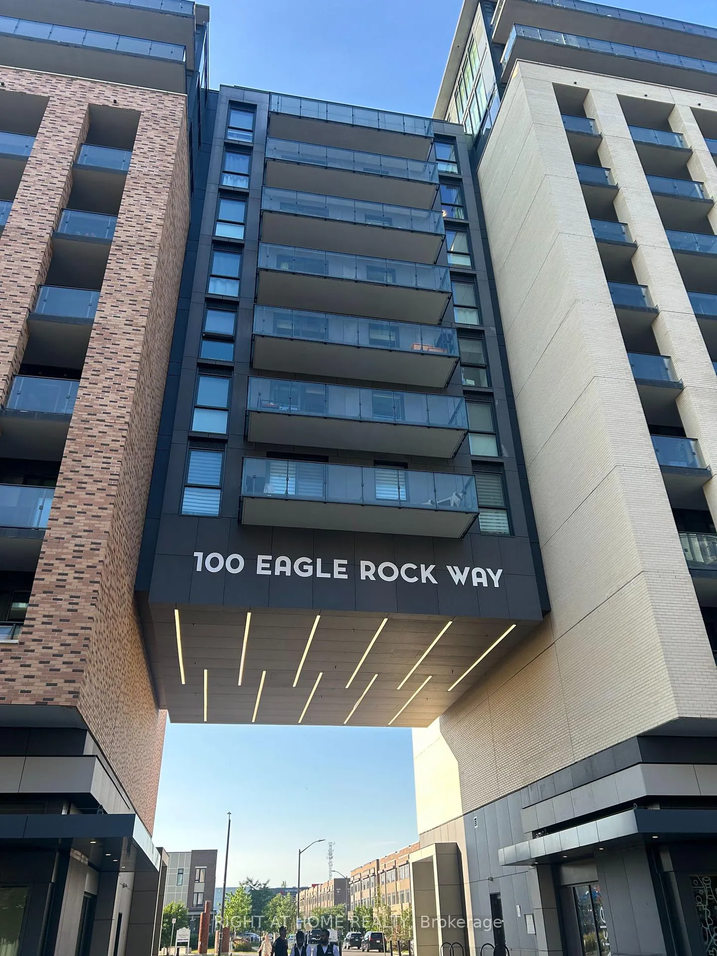 Photo 1 of Unit 211, 100 Eagle Rock Way, Vaughan, Rural Vaughan — HOMEH