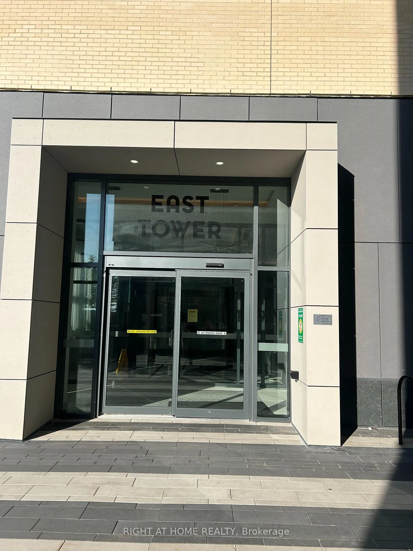 Photo 2 of Unit 211, 100 Eagle Rock Way, Vaughan, Rural Vaughan — HOMEH