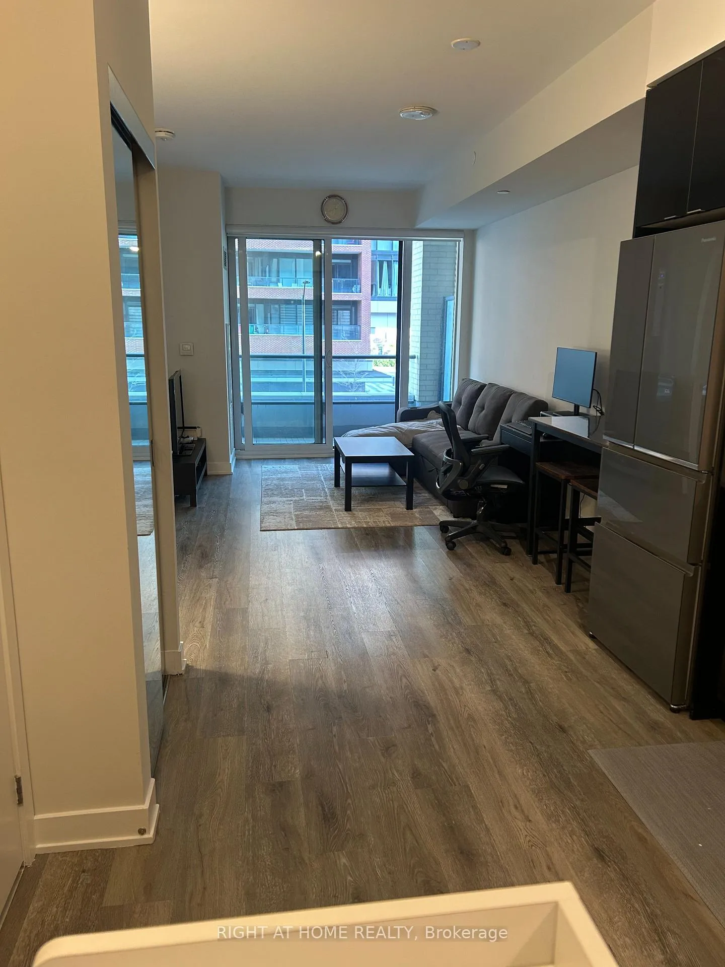 Photo 6 of Unit 211, 100 Eagle Rock Way, Vaughan, Rural Vaughan — HOMEH