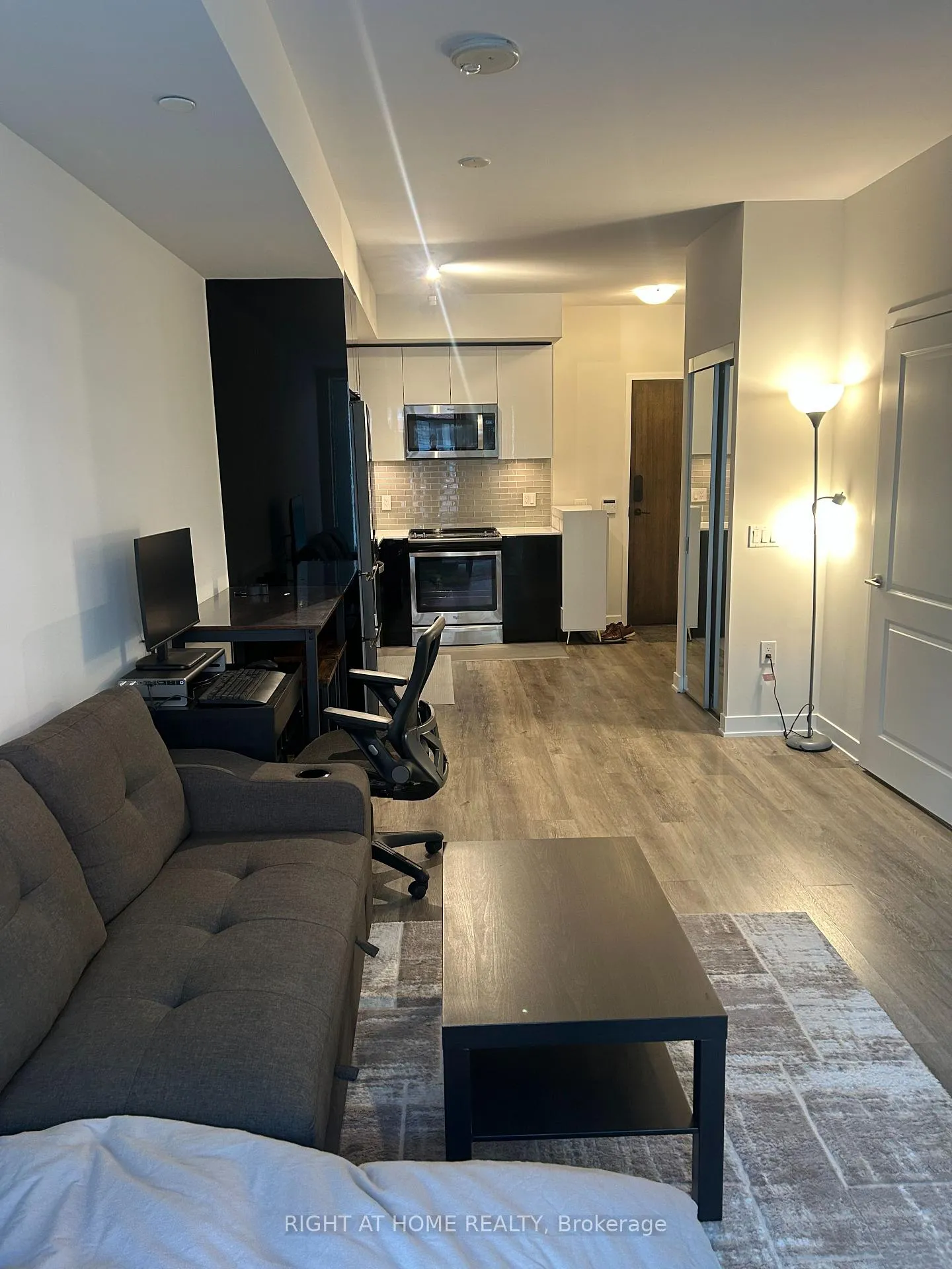 Photo 7 of Unit 211, 100 Eagle Rock Way, Vaughan, Rural Vaughan — HOMEH