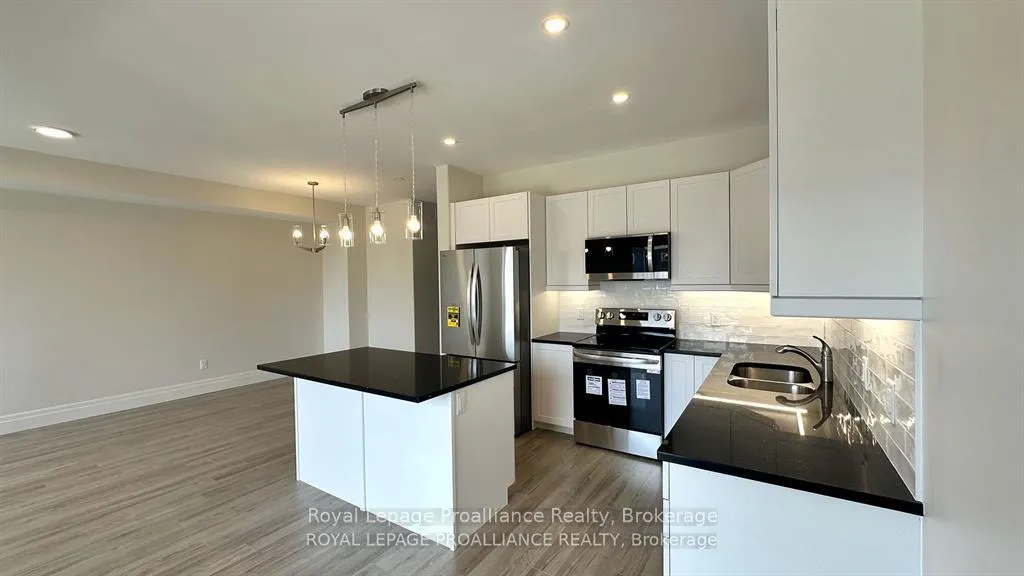 Photo 1 of 39 Markland Avenue, Prince Edward County, Picton Ward — HOMEH
