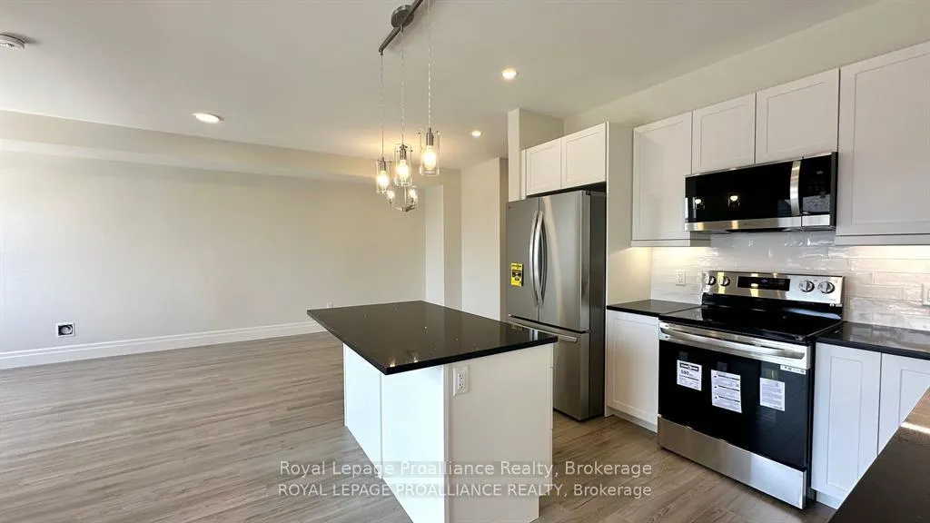 Photo 2 of 39 Markland Avenue, Prince Edward County, Picton Ward — HOMEH