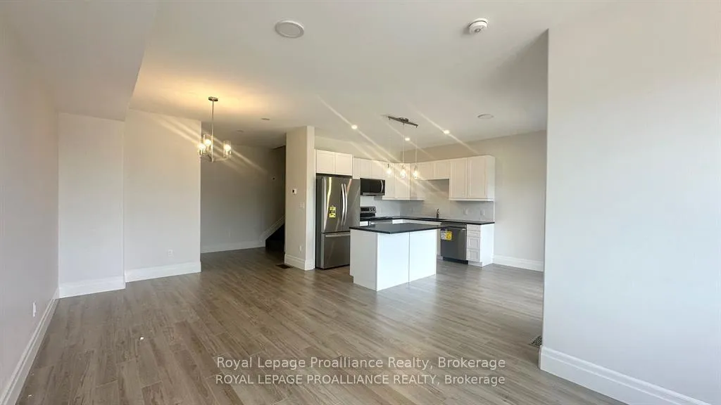 Photo 5 of 39 Markland Avenue, Prince Edward County, Picton Ward — HOMEH