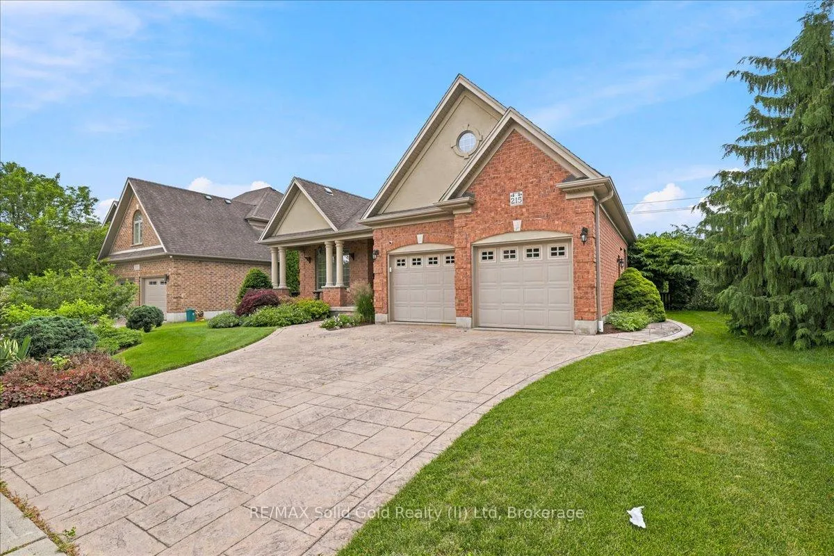 Photo 2 of 215 Terrace Wood Crescent, Kitchener, Pioneer Tower West — HOMEH