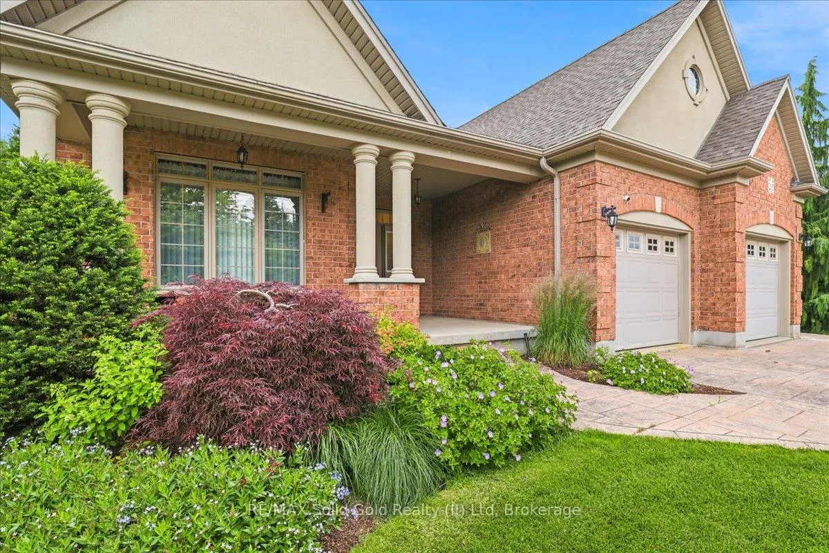 Photo 3 of 215 Terrace Wood Crescent, Kitchener, Pioneer Tower West — HOMEH