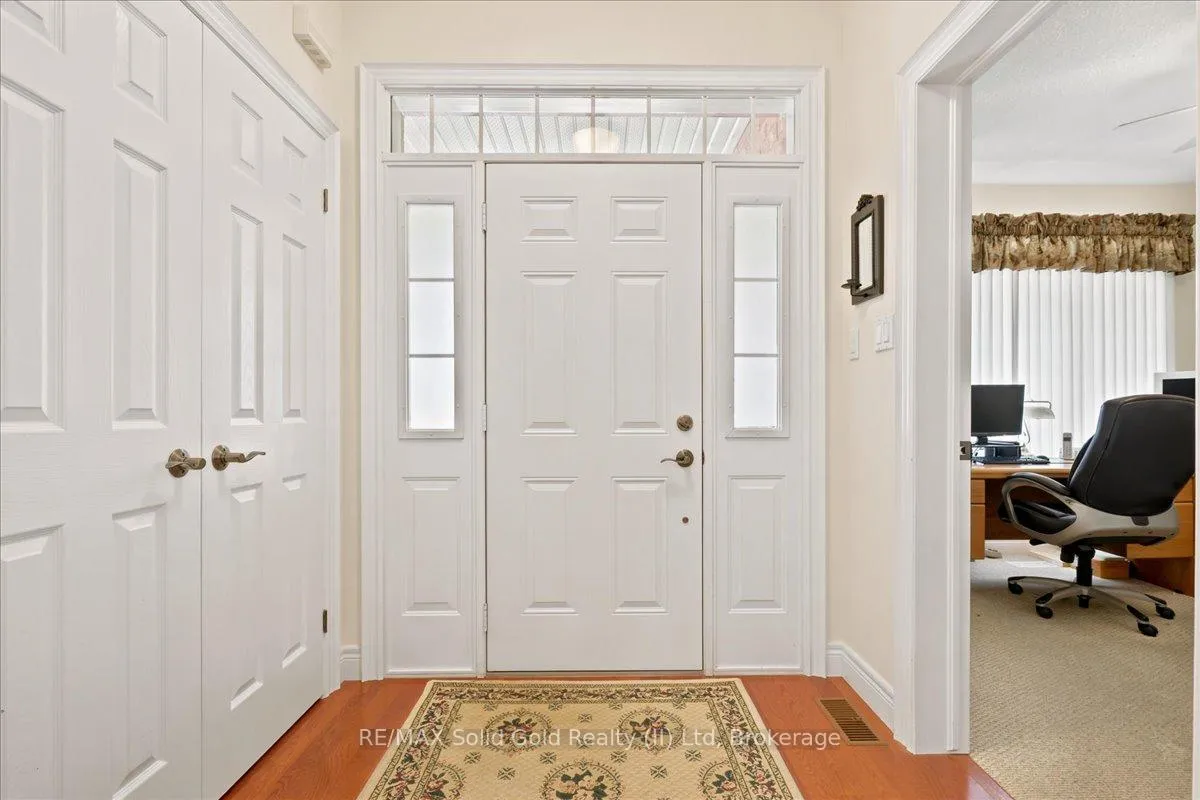 Photo 6 of 215 Terrace Wood Crescent, Kitchener, Pioneer Tower West — HOMEH