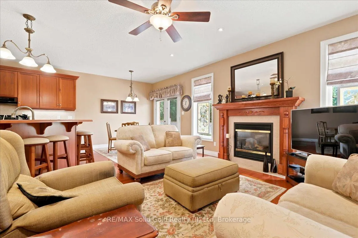 Photo 11 of 215 Terrace Wood Crescent, Kitchener, Pioneer Tower West — HOMEH