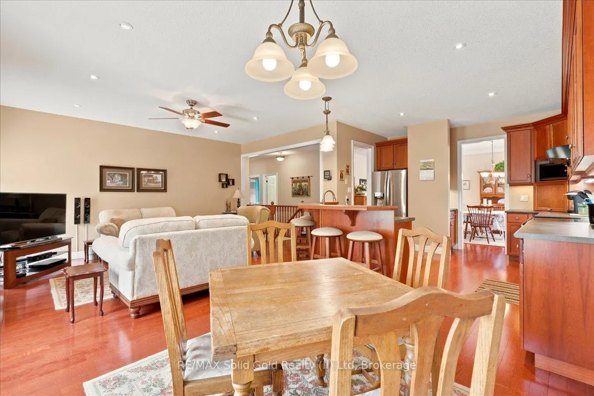 Photo 14 of 215 Terrace Wood Crescent, Kitchener, Pioneer Tower West — HOMEH