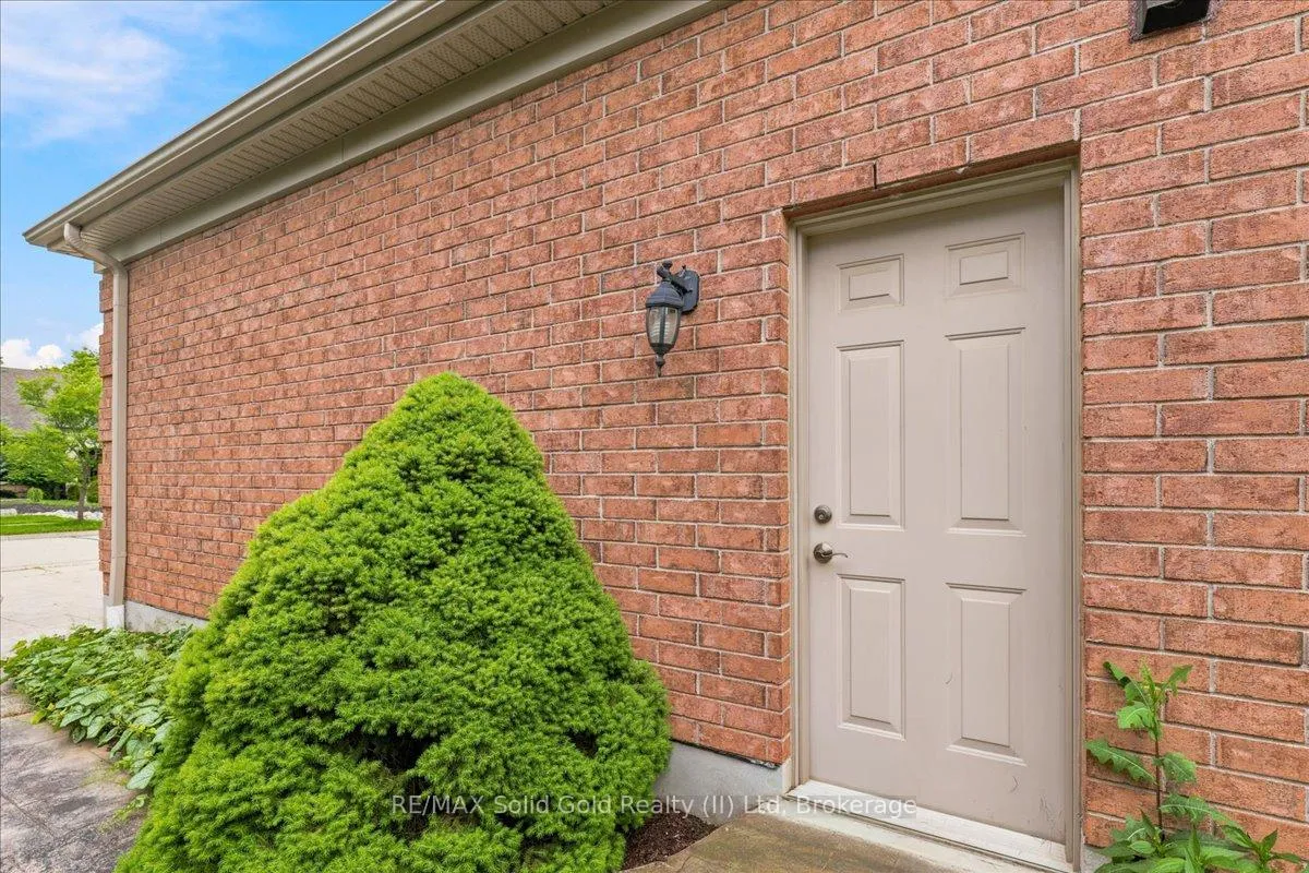 Photo 39 of 215 Terrace Wood Crescent, Kitchener, Pioneer Tower West — HOMEH