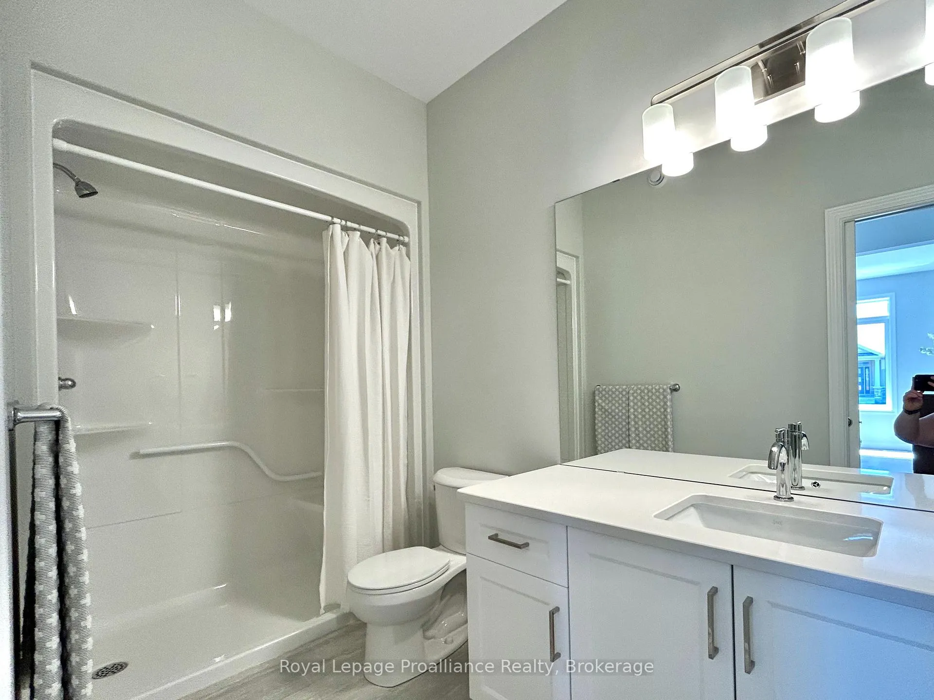 Photo 6 of 79 Athabaska Drive, Belleville, Thurlow Ward — HOMEH