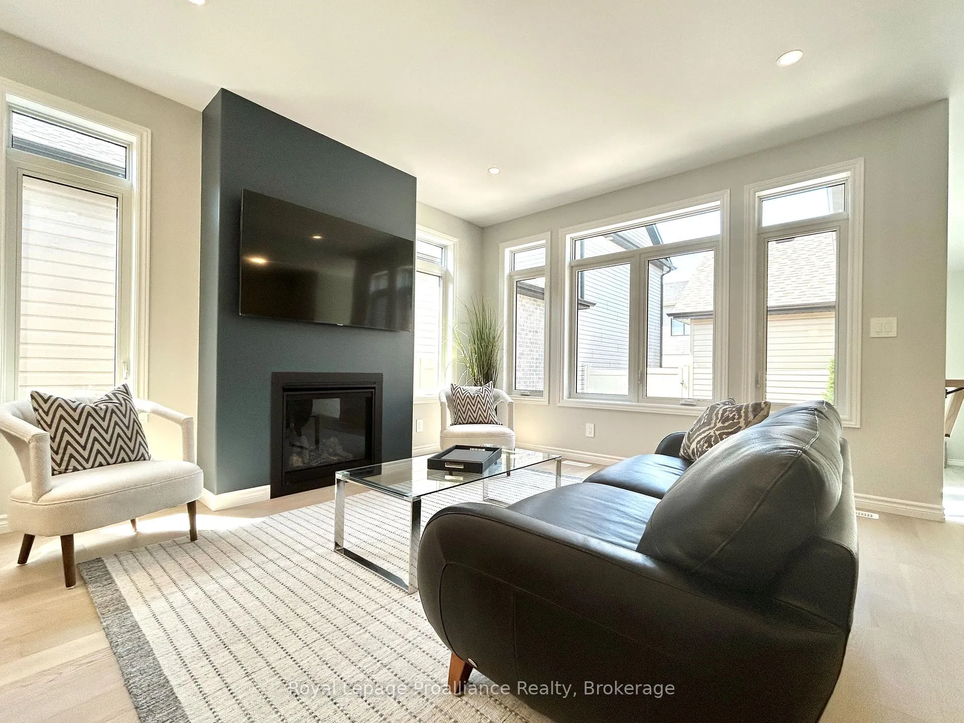 Photo 9 of 79 Athabaska Drive, Belleville, Thurlow Ward — HOMEH