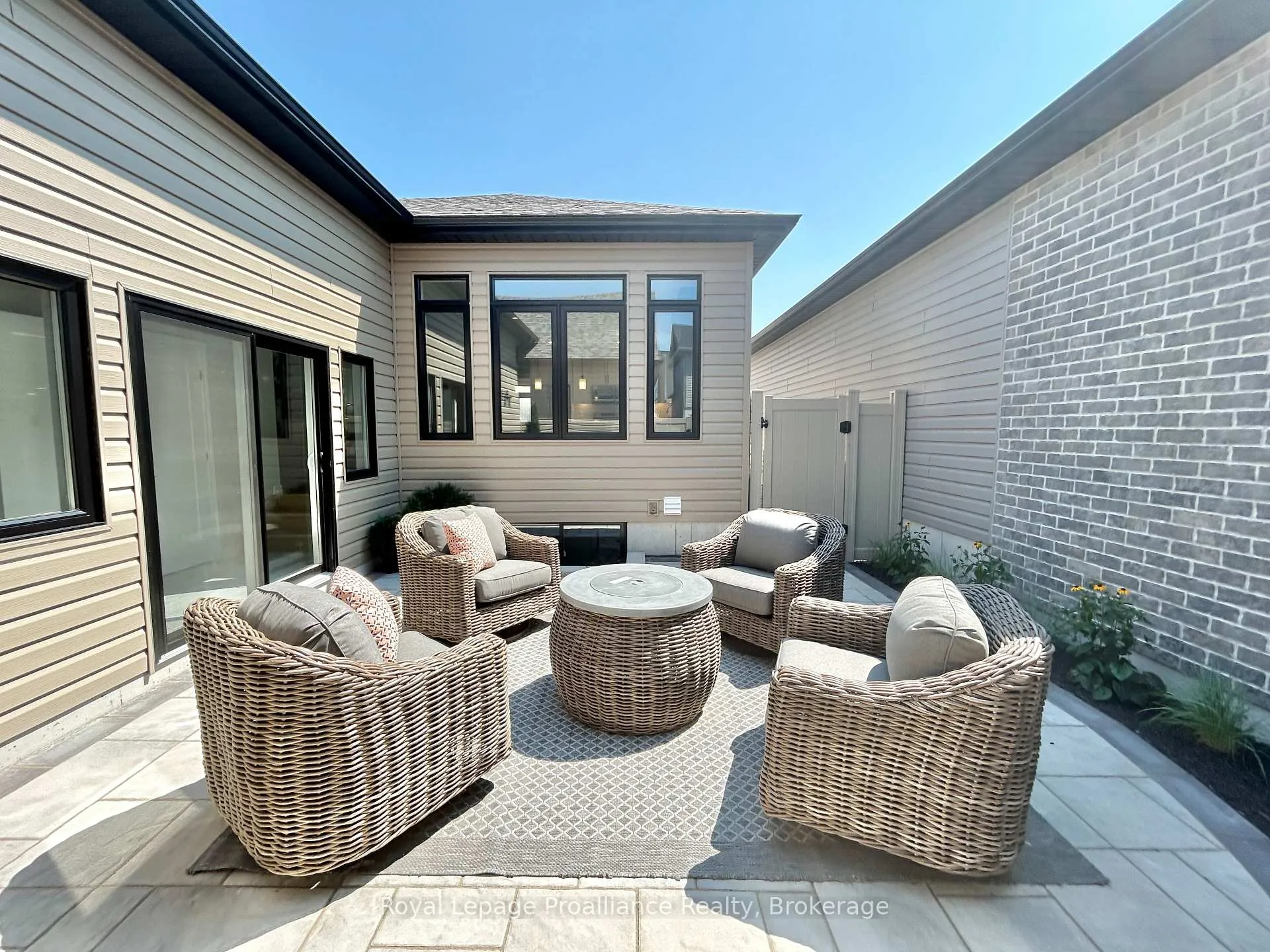 Photo 14 of 79 Athabaska Drive, Belleville, Thurlow Ward — HOMEH