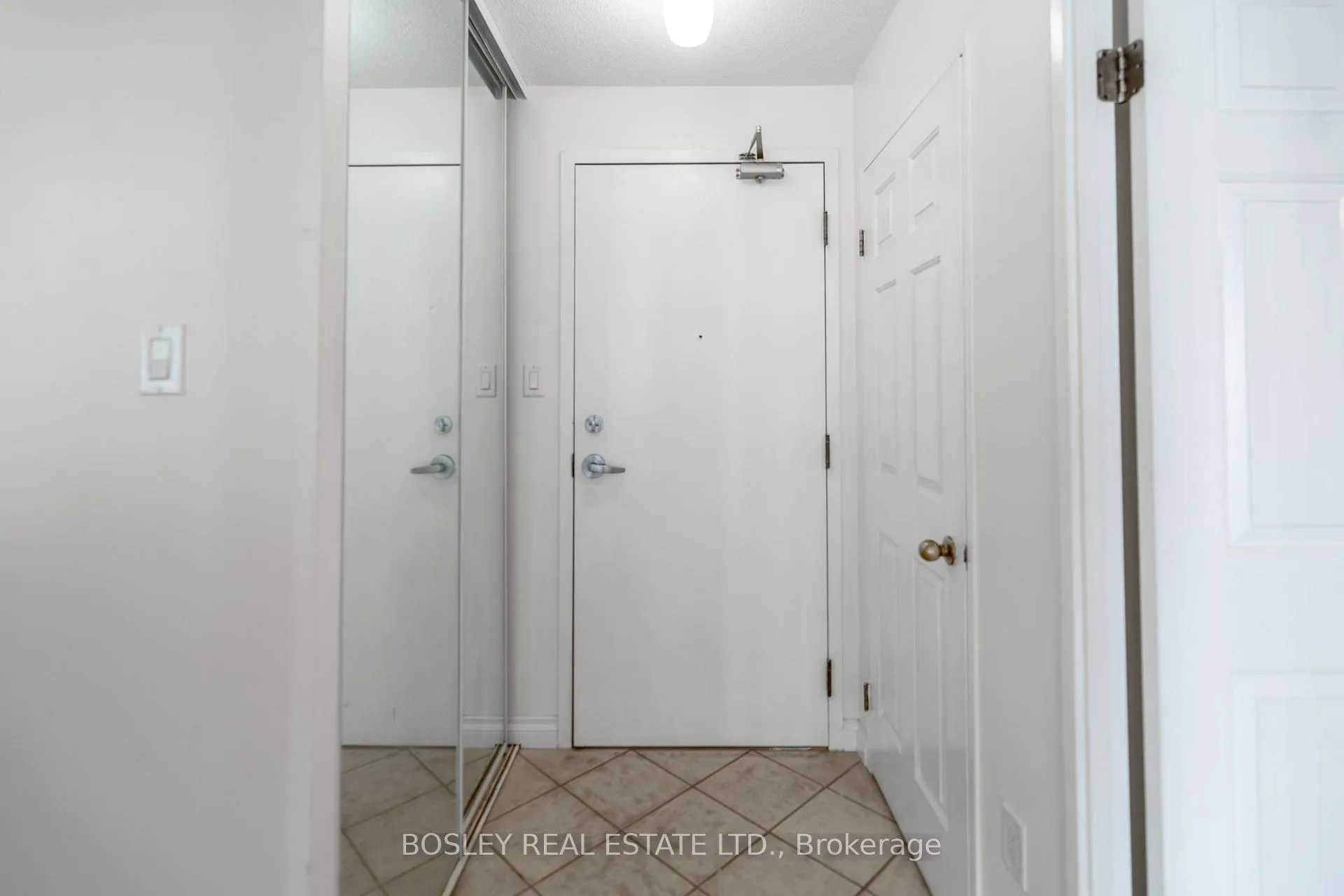 Photo 3 of Unit 2202, 101 Subway Crescent, Etobicoke, Islington-City Centre West — HOMEH