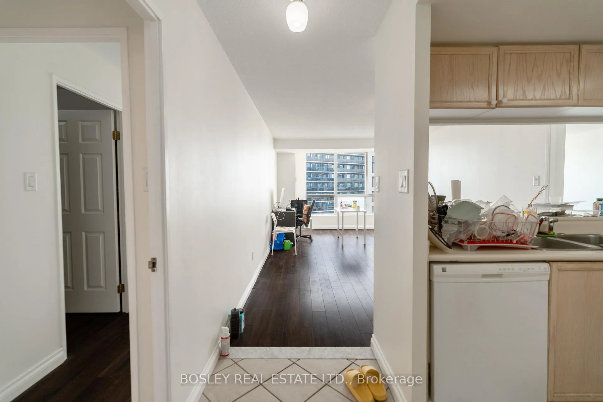 Photo 4 of Unit 2202, 101 Subway Crescent, Etobicoke, Islington-City Centre West — HOMEH