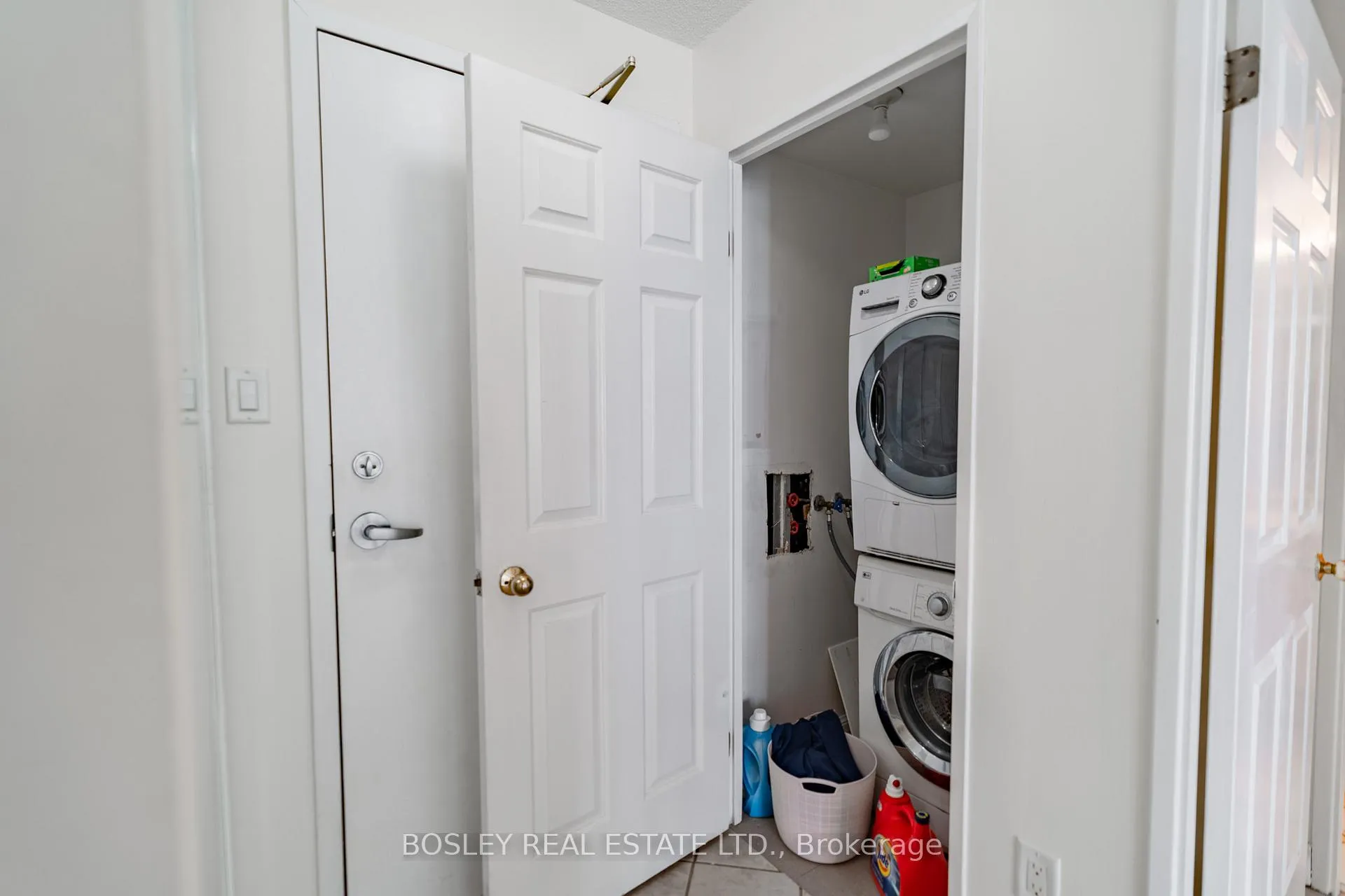 Photo 5 of Unit 2202, 101 Subway Crescent, Etobicoke, Islington-City Centre West — HOMEH