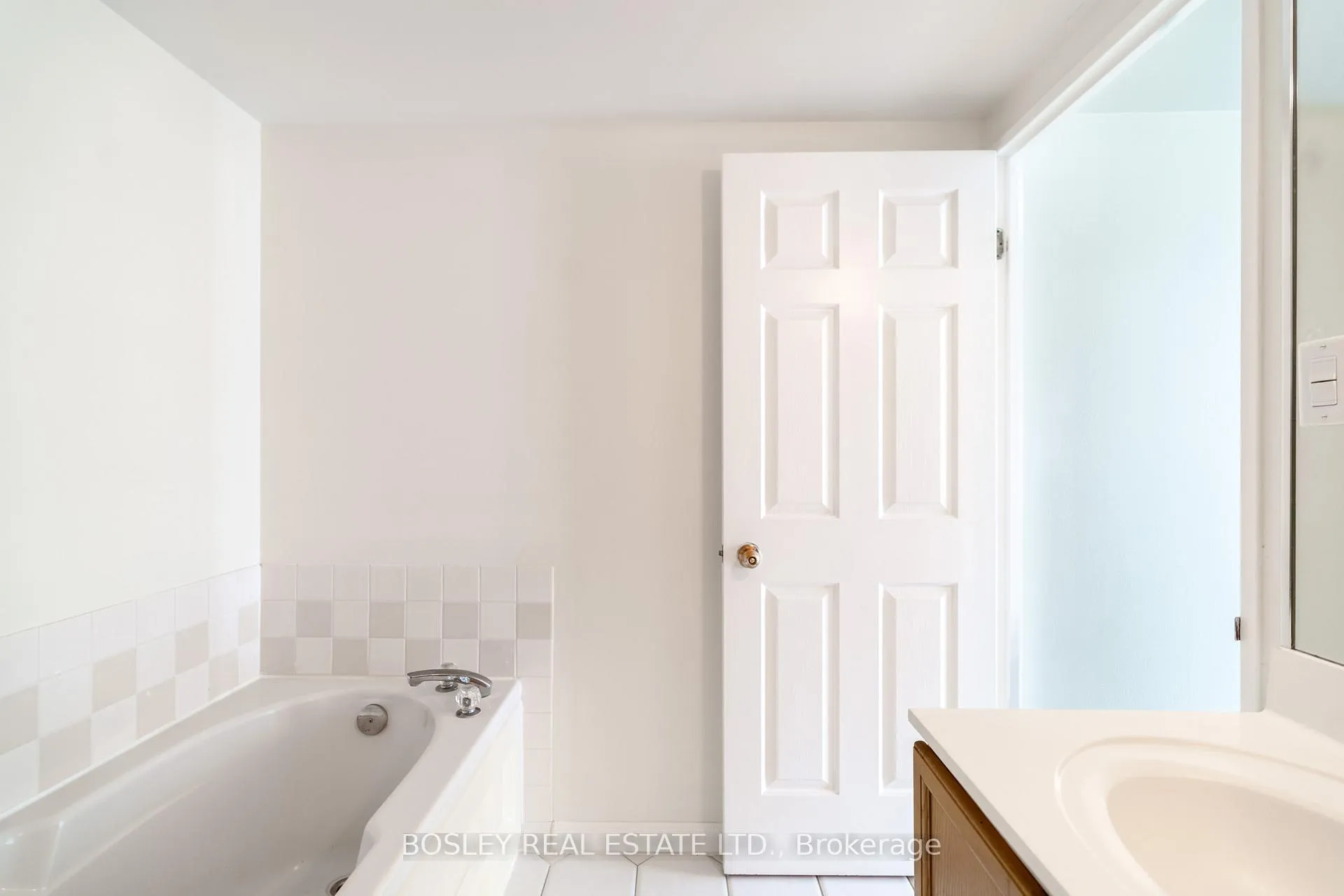 Photo 31 of Unit 2202, 101 Subway Crescent, Etobicoke, Islington-City Centre West — HOMEH