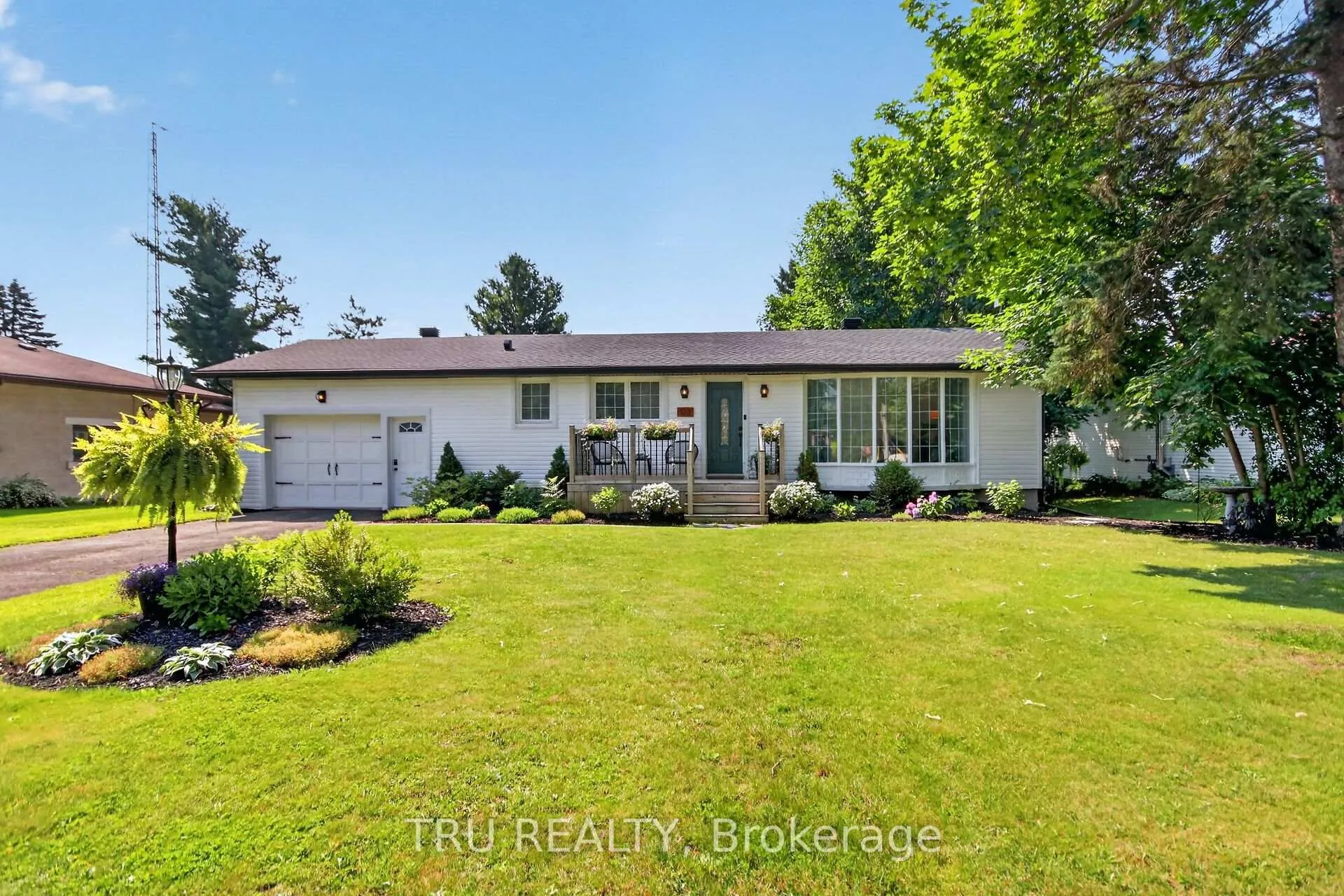 Photo 1 of 123 Main Street, North Dundas, North Dundas (Winchester) Twp — HOMEH