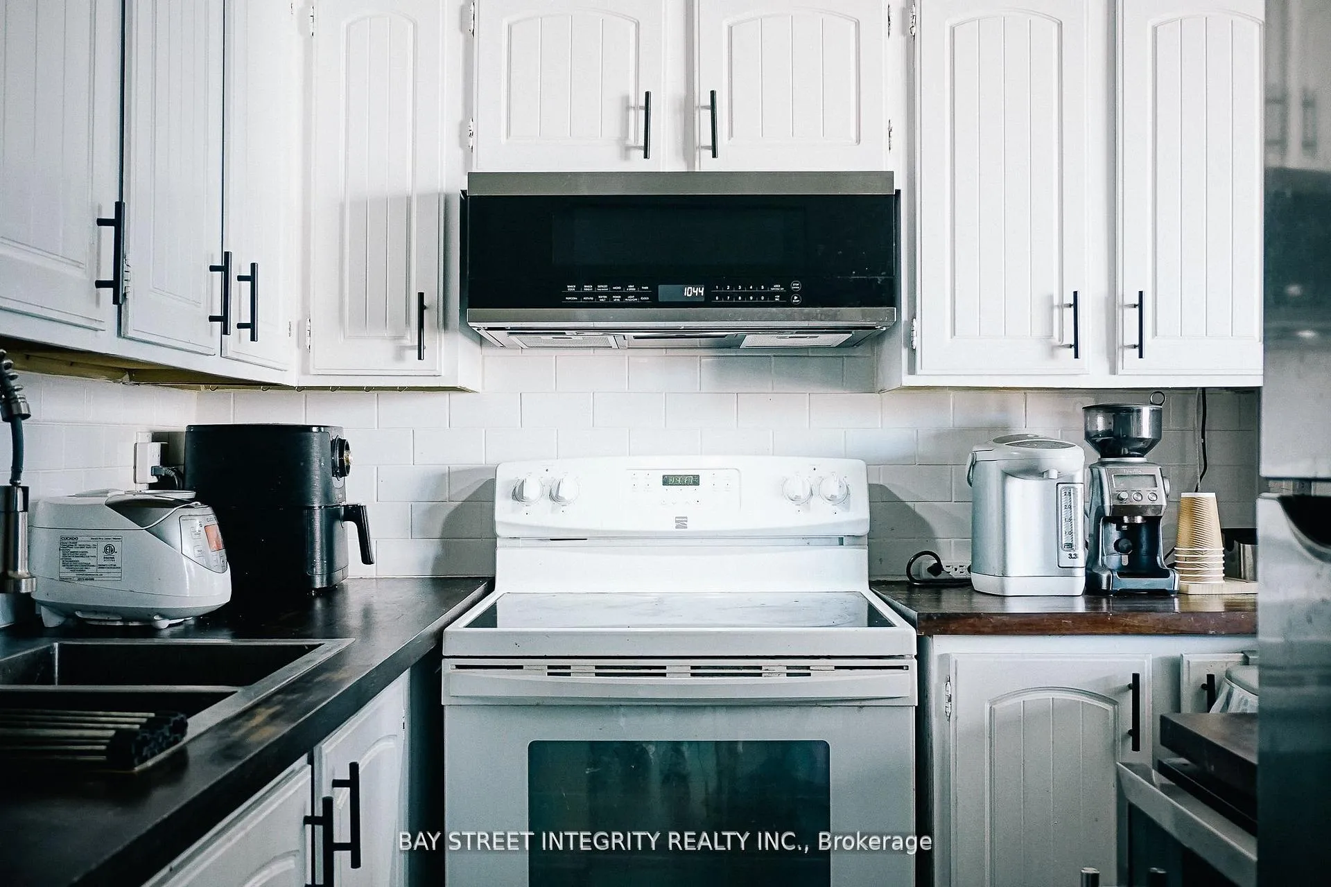 Photo 8 of Unit 3013, 33 Harbour Square, Toronto, Waterfront Communities — HOMEH