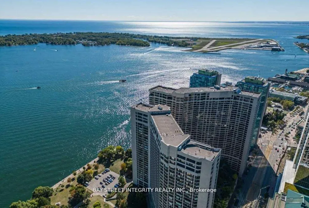 Photo 12 of Unit 3013, 33 Harbour Square, Toronto, Waterfront Communities — HOMEH